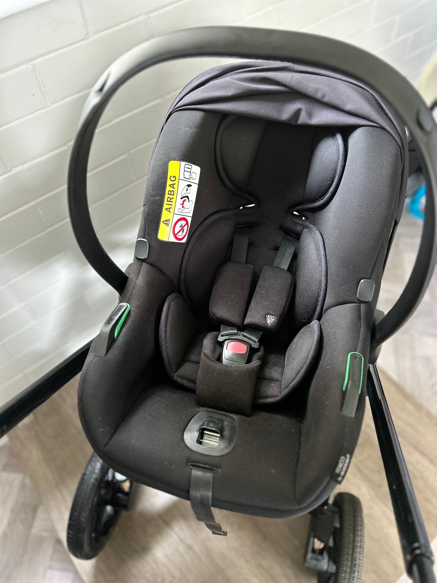 Venicci Tinum Upline Full Travel System - All Black