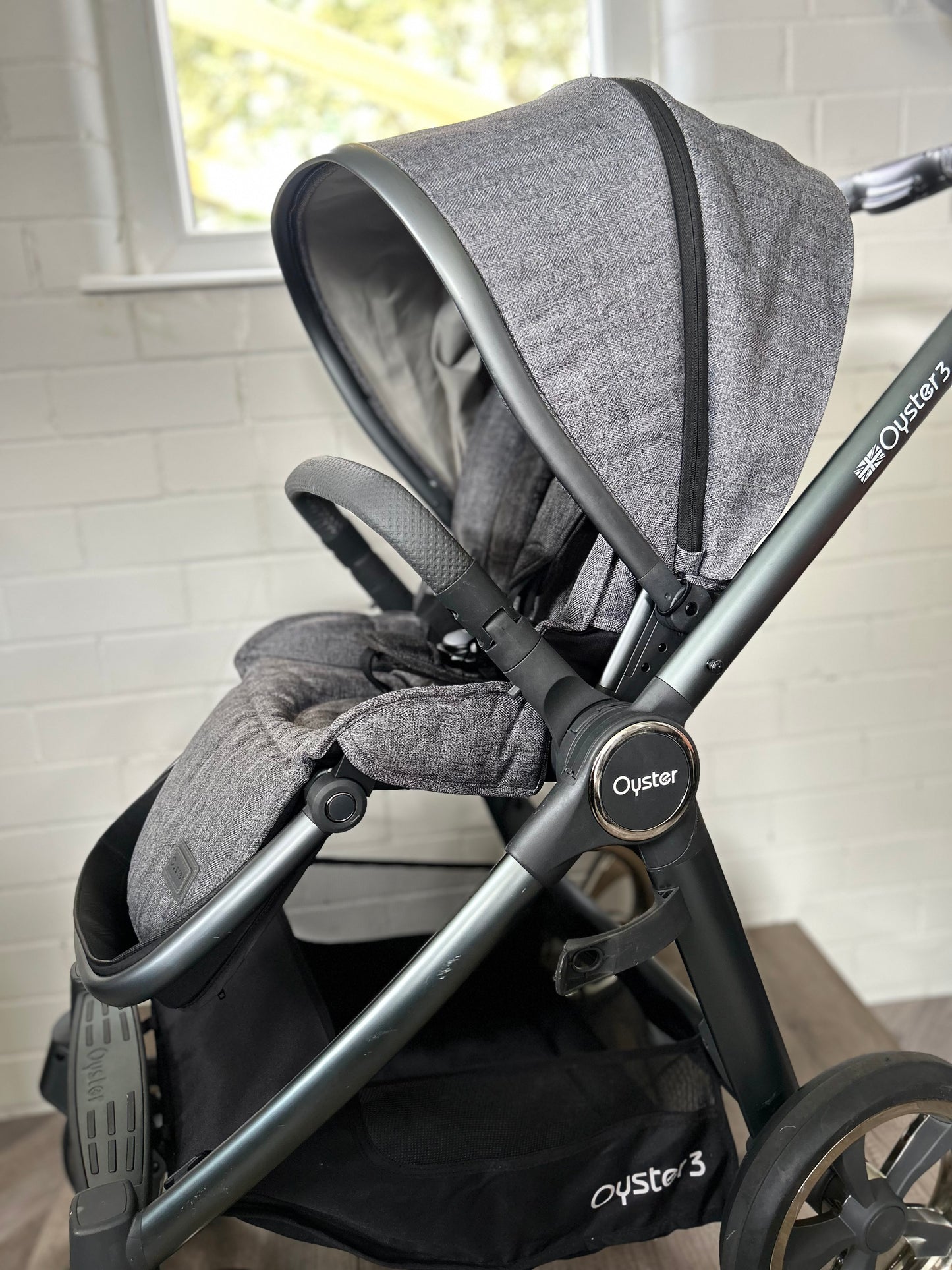Babystyle Oyster 3 in City Grey Finish Luxury Edition in Mercury