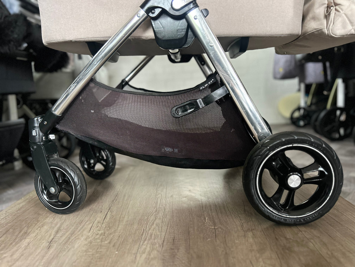 Mamas & Papas Flip XT3 Travel System - Biscuit