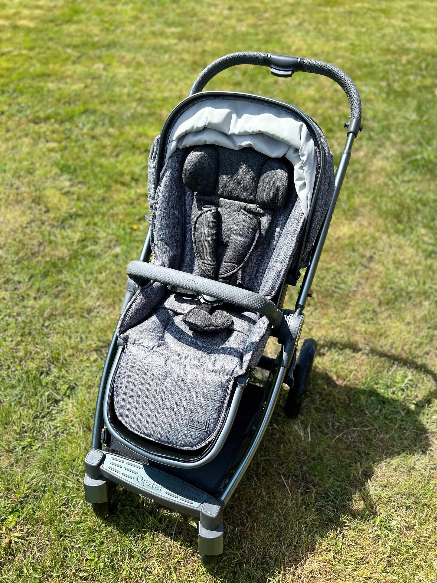 Babystyle Oyster 3 in City Grey Finish Luxury Edition in Mercury