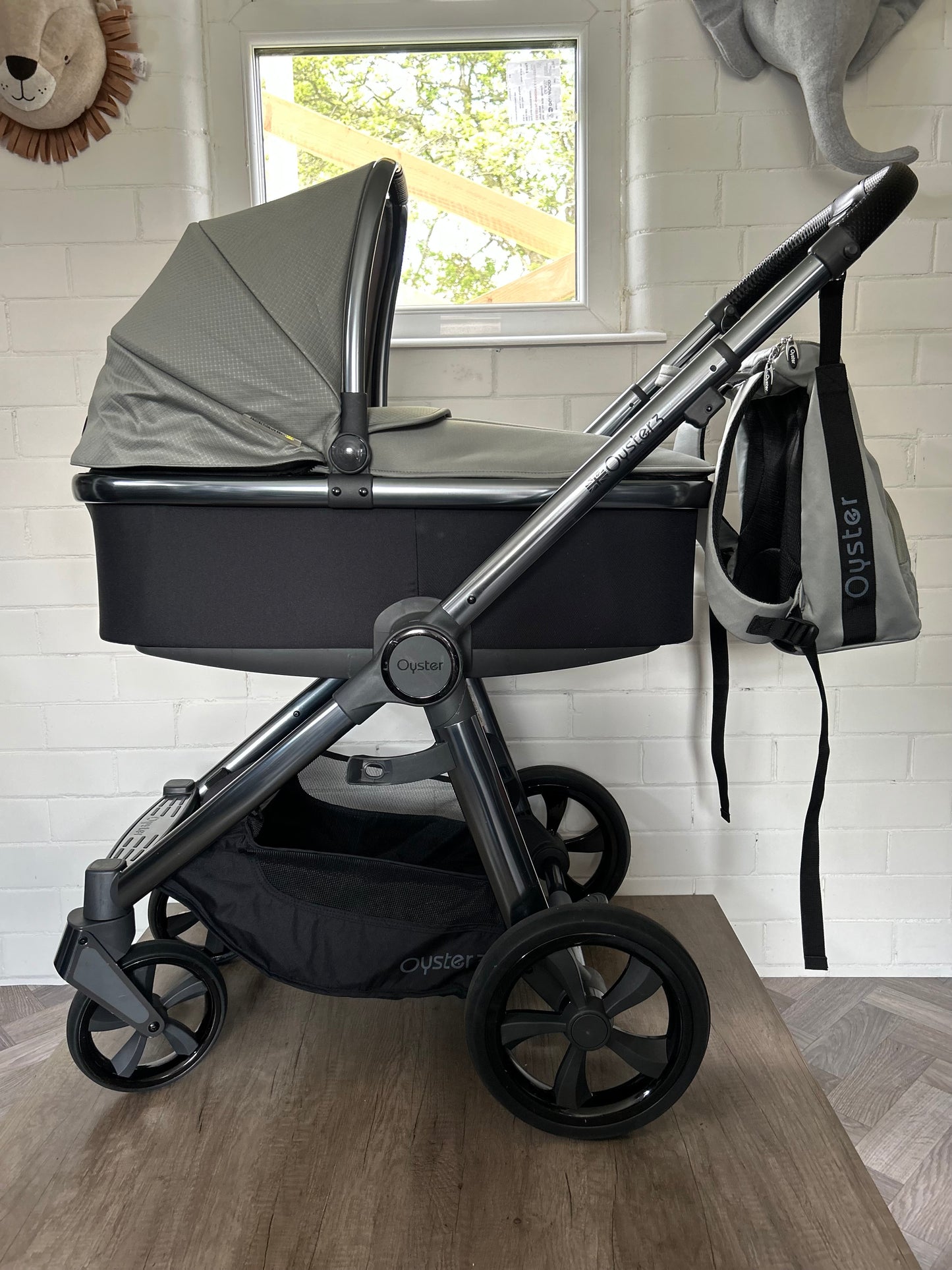 BabyStyle Oyster 3 - Gun Metal / Spearmint
