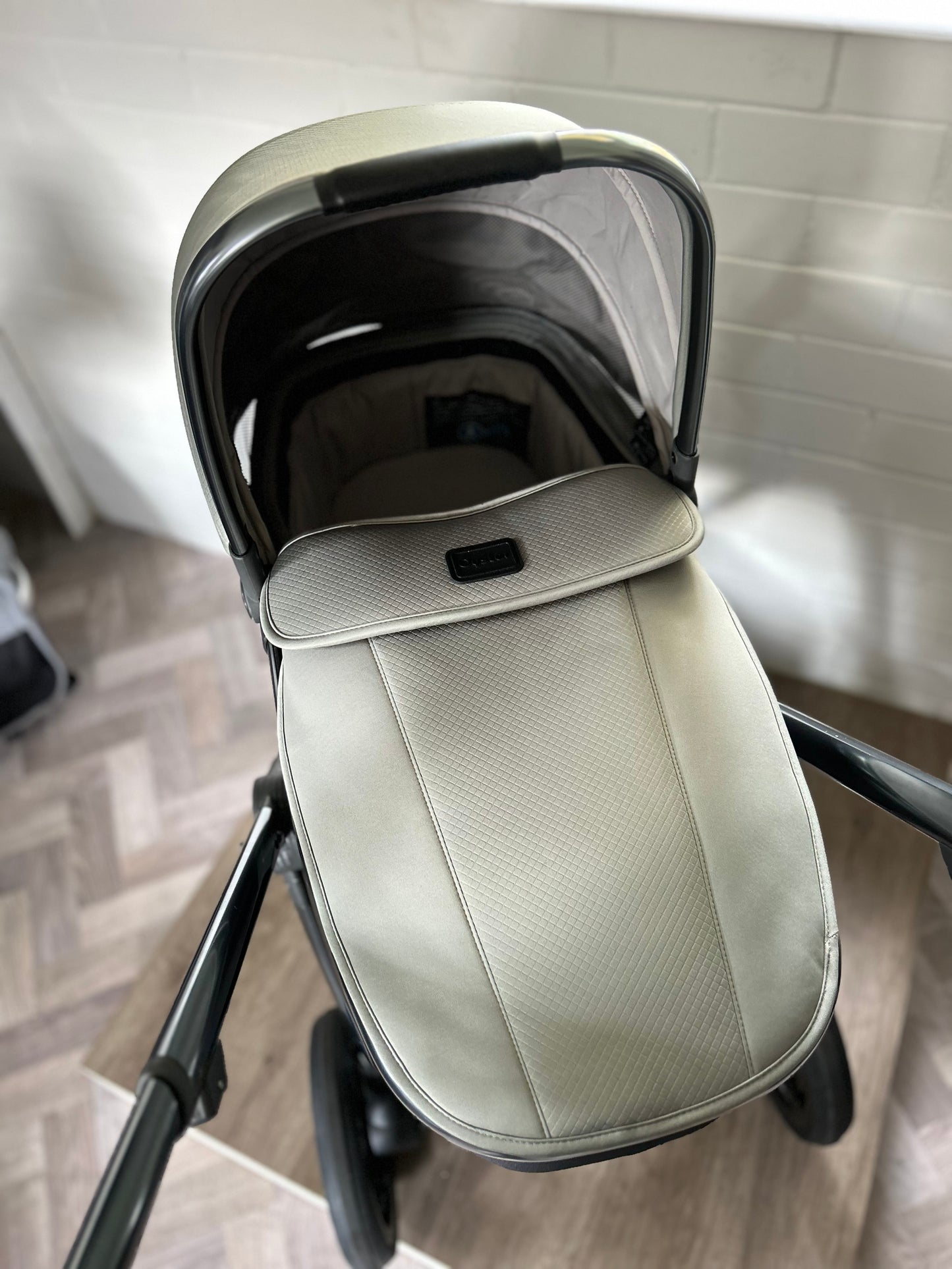 BabyStyle Oyster 3 - Gun Metal / Spearmint