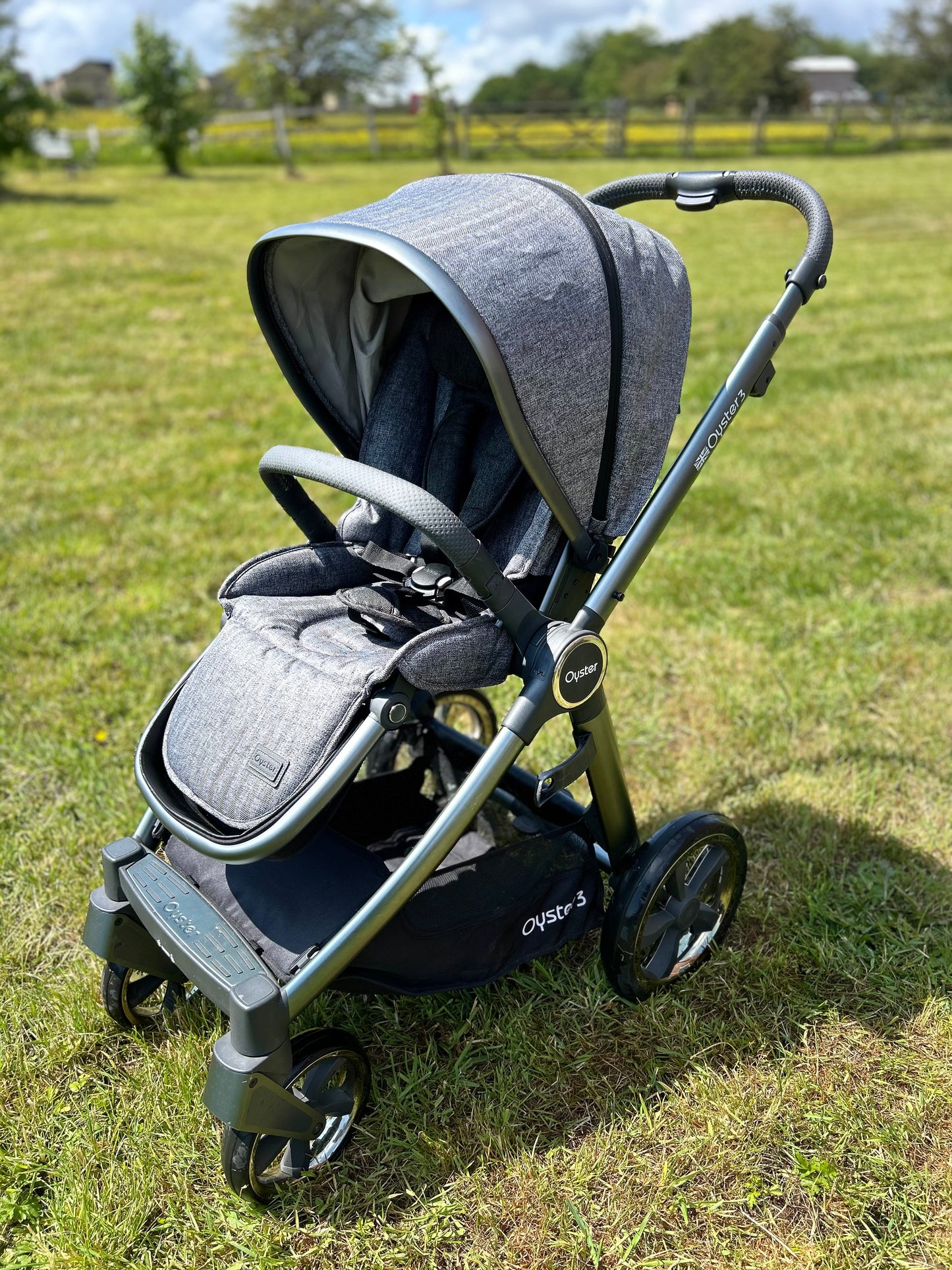 Babystyle Oyster 3 in City Grey Finish Luxury Edition in Mercury