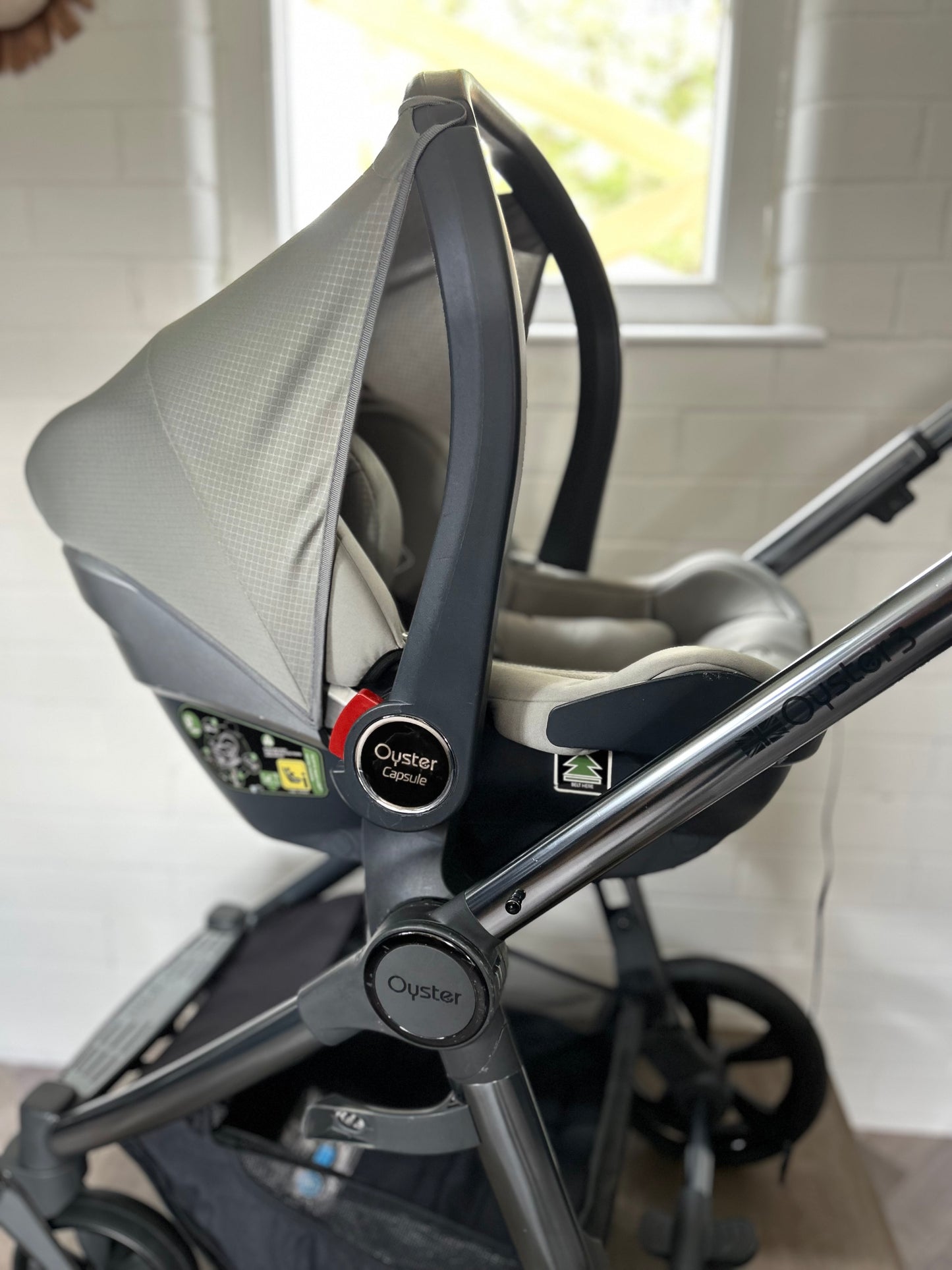 BabyStyle Oyster 3 - Gun Metal / Spearmint