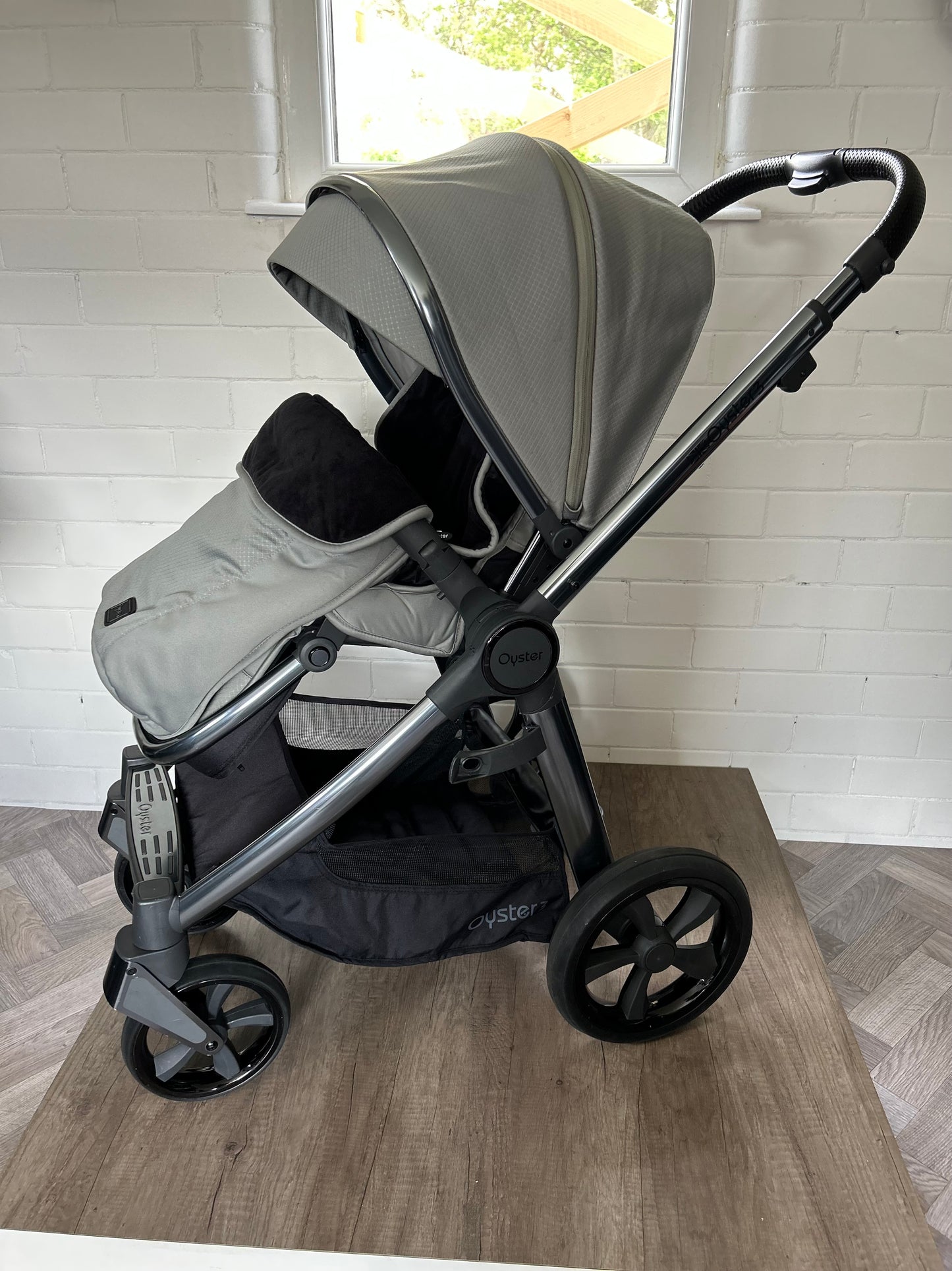 BabyStyle Oyster 3 - Gun Metal / Spearmint