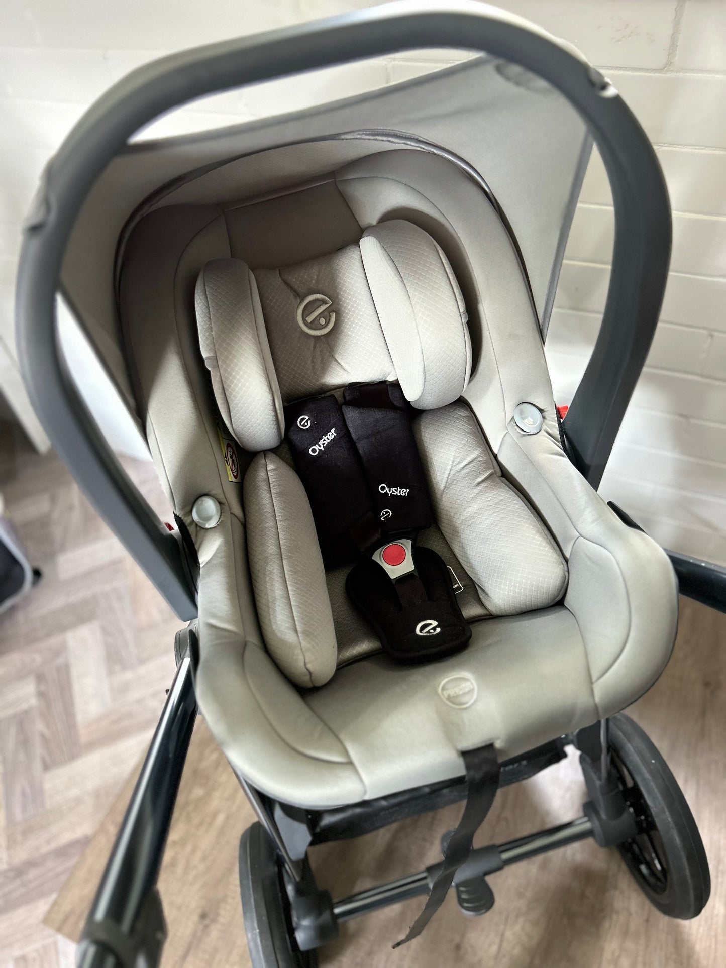 BabyStyle Oyster 3 - Gun Metal / Spearmint