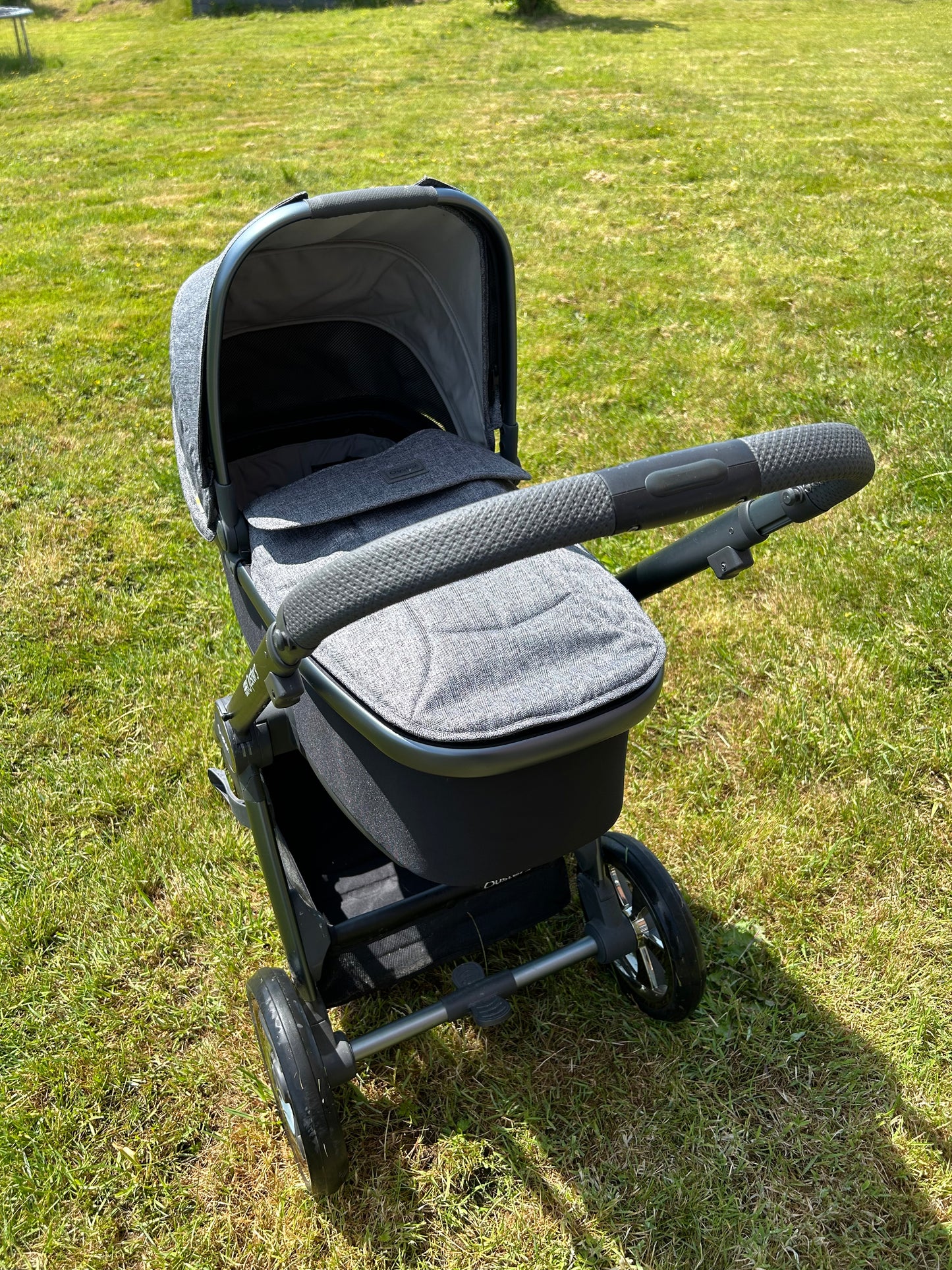 Babystyle Oyster 3 in City Grey Finish Luxury Edition in Mercury