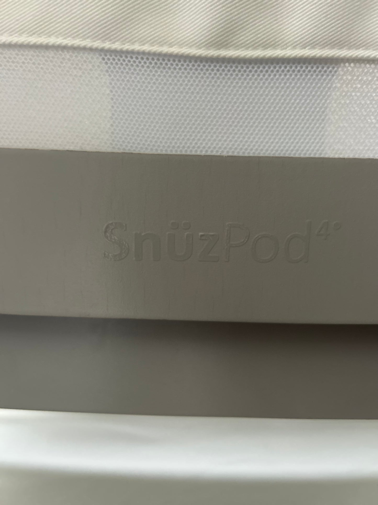SnüzPod 4 Bedside Crib, Haze Grey