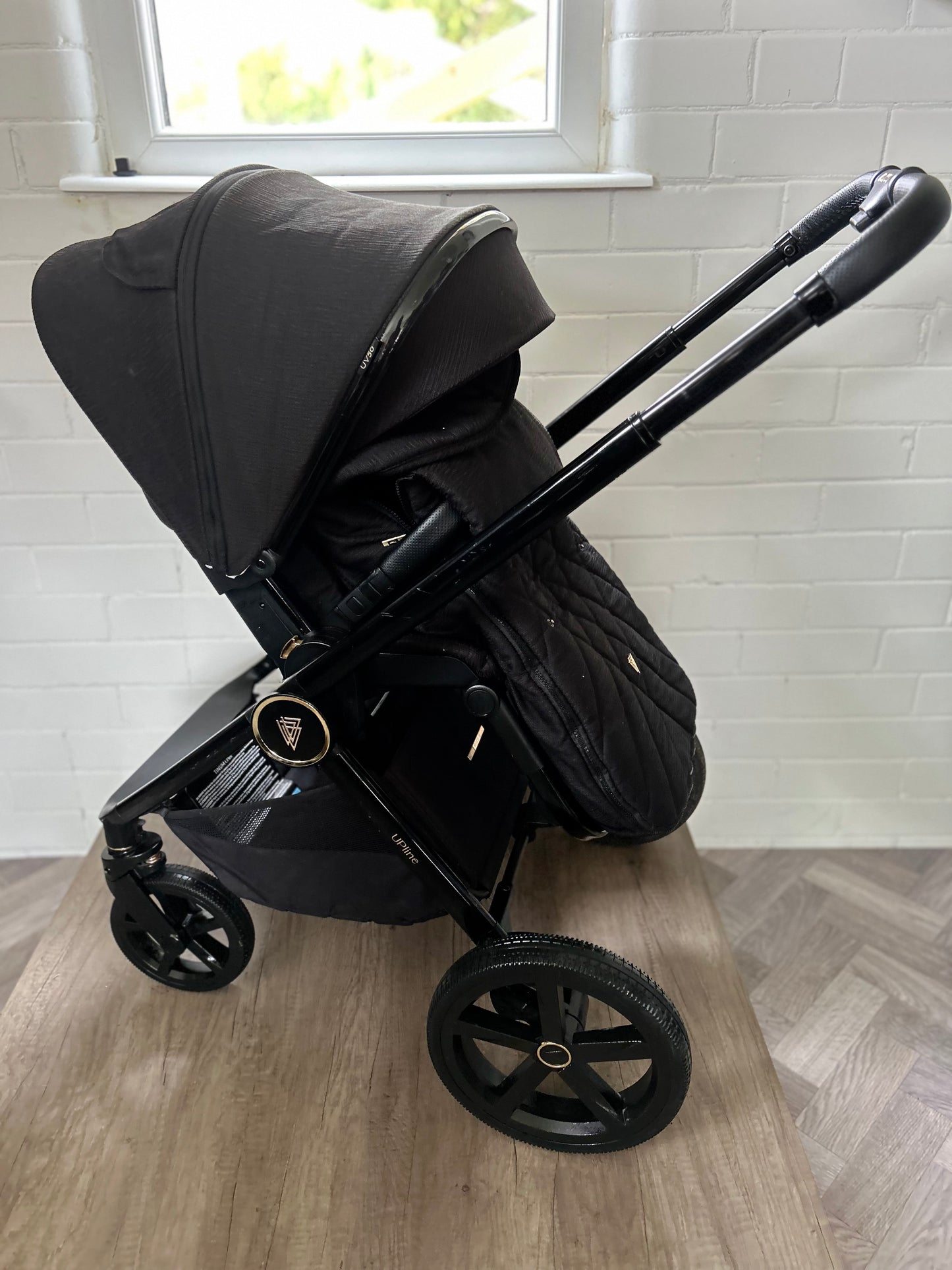 Venicci Tinum Upline Full Travel System - All Black