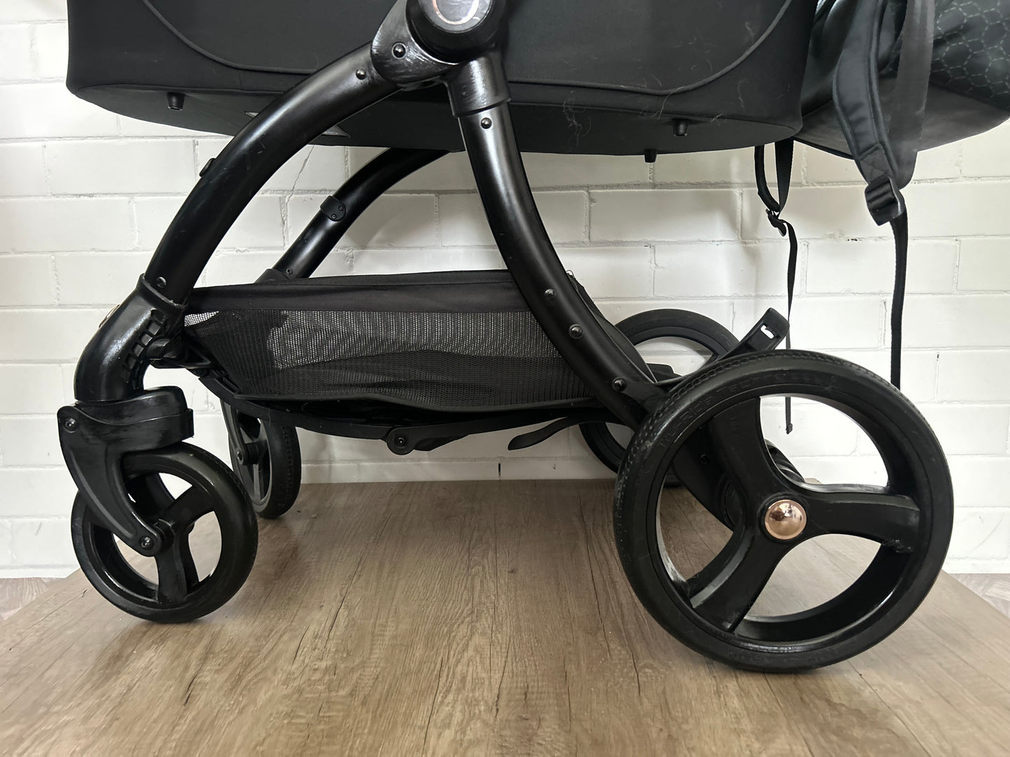 Egg2 Luxury Pushchair and Shell i-Size Car Seat Special Edition Bundle - Black Geo