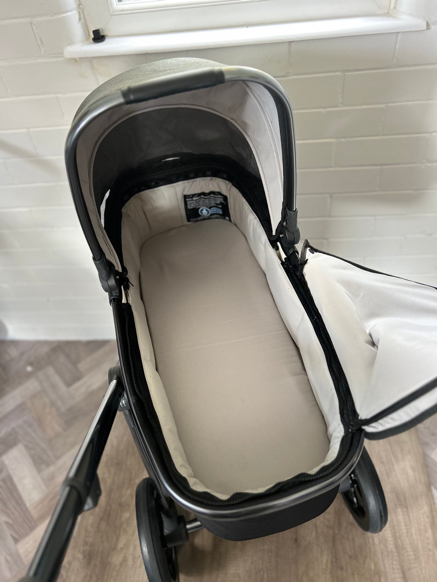 BabyStyle Oyster 3 - Black Olive - Full Travel System