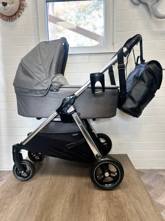 Mamas & Papas Flip XT³ 3 in 1 Travel System - Harbour Grey
