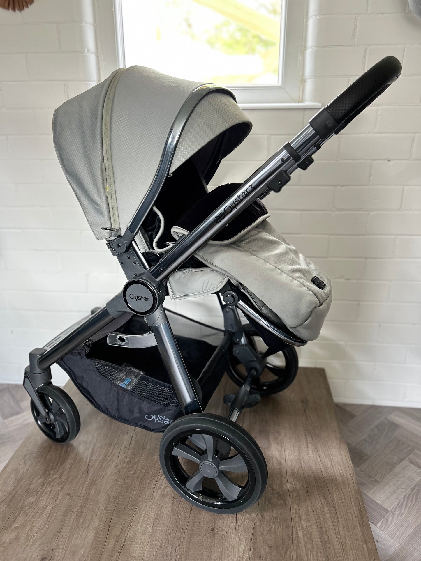 BabyStyle Oyster 3 - Gun Metal / Spearmint