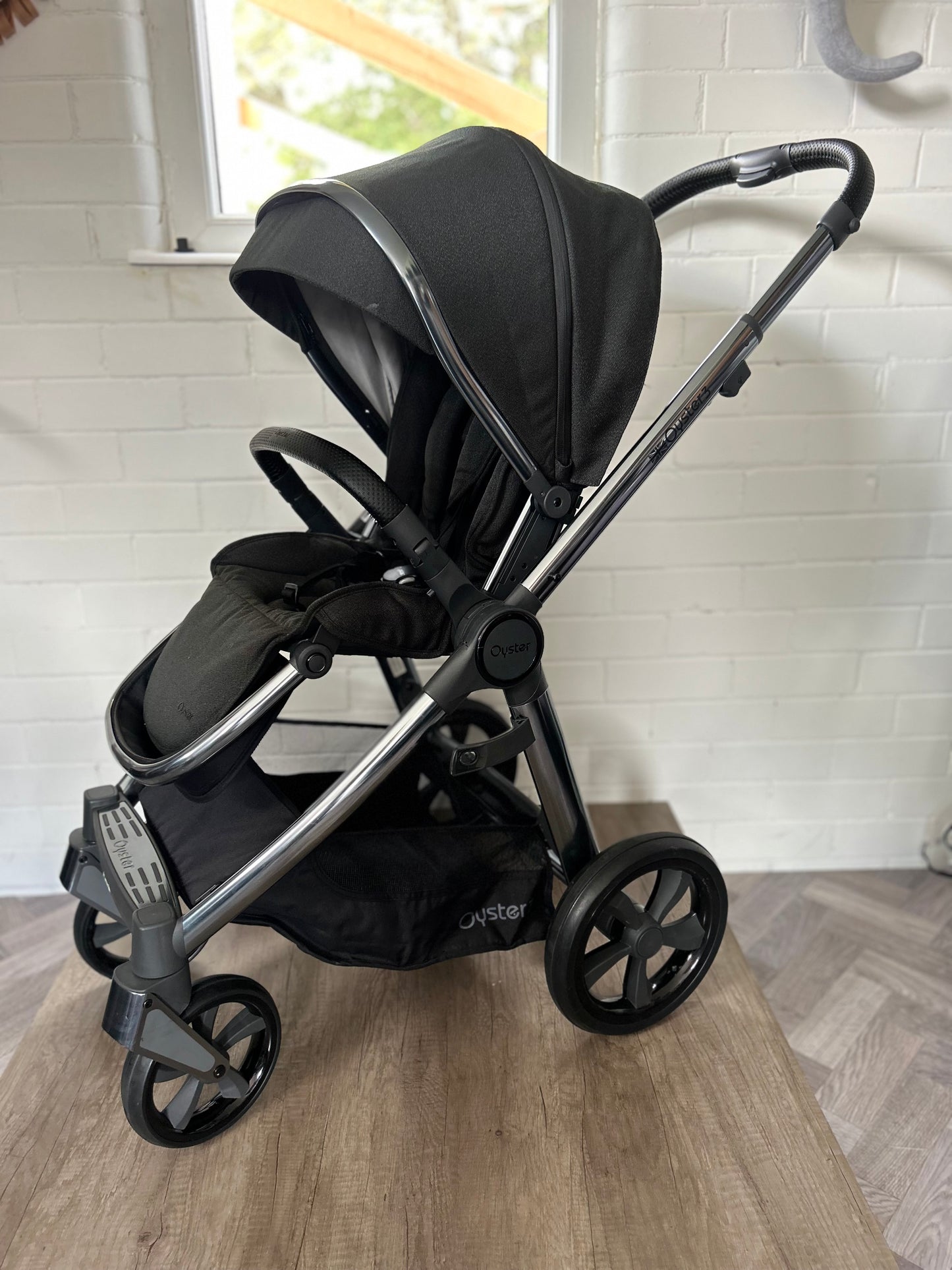 BabyStyle Oyster 3 - Black Olive - Full Travel System