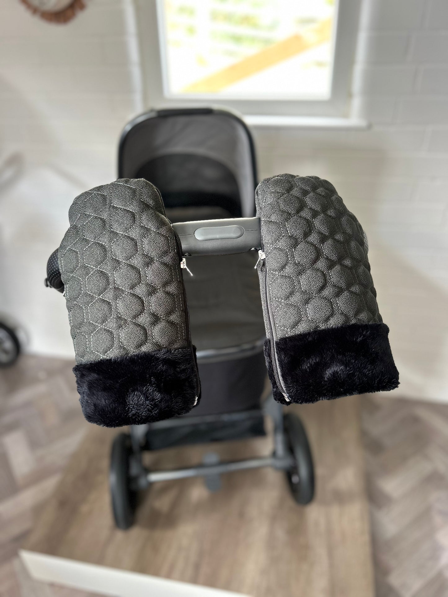 BabyStyle Oyster 3 - Black Olive - Full Travel System