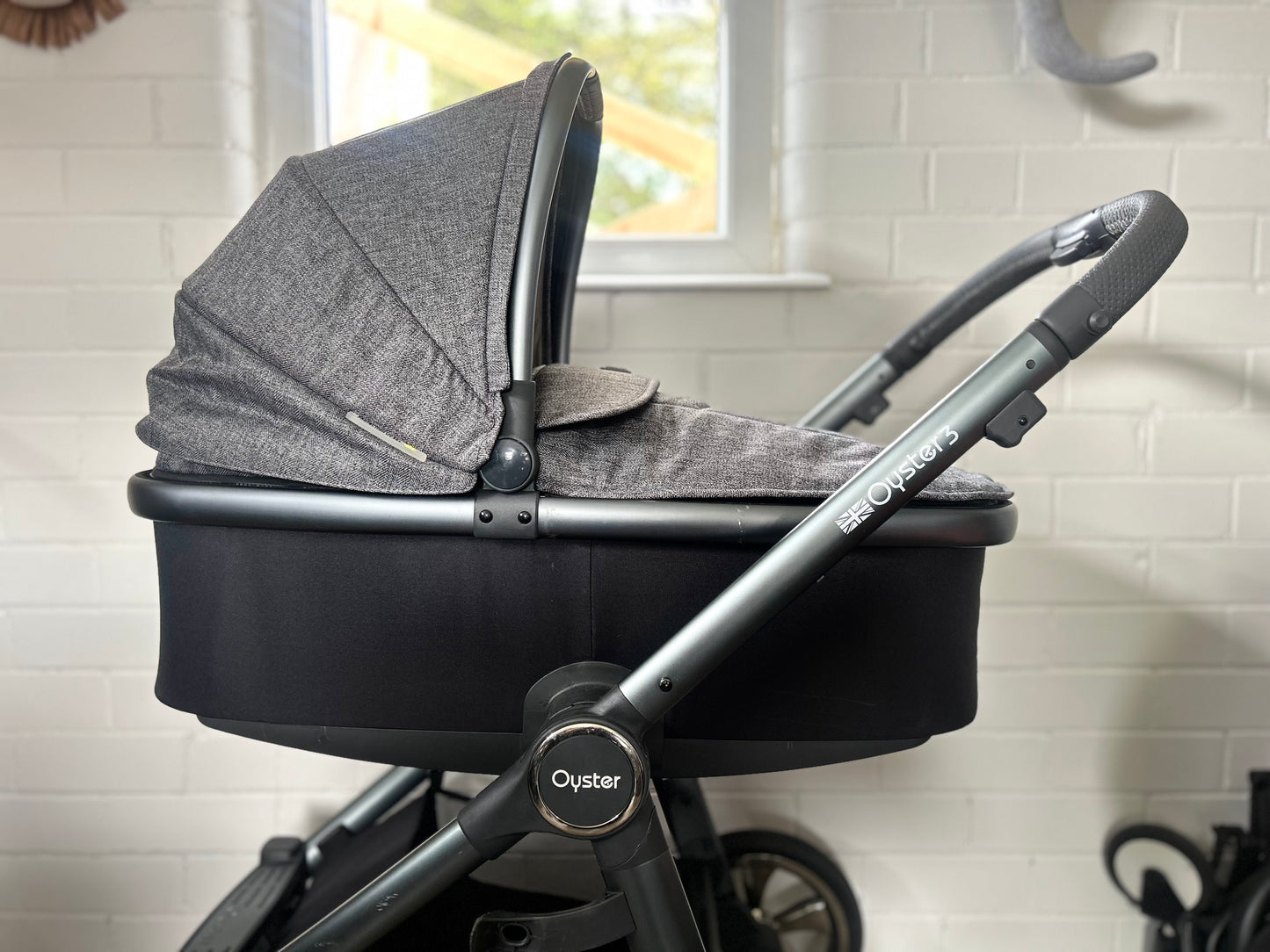 Babystyle Oyster 3 in City Grey Finish Luxury Edition in Mercury