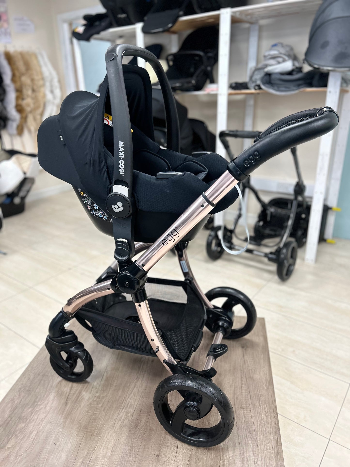 BabyStyle Egg Stroller - Diamond Black