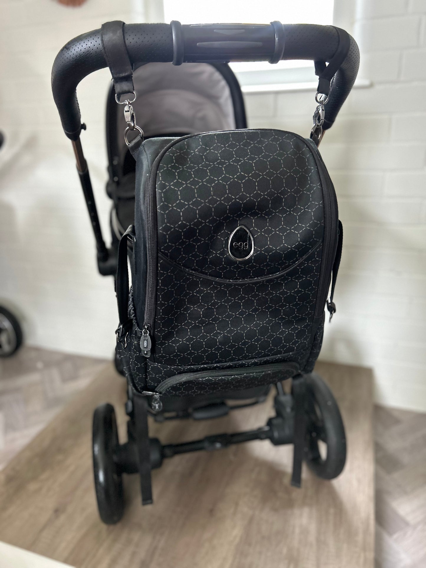 Egg2 Luxury Pushchair and Shell i-Size Car Seat Special Edition Bundle - Black Geo