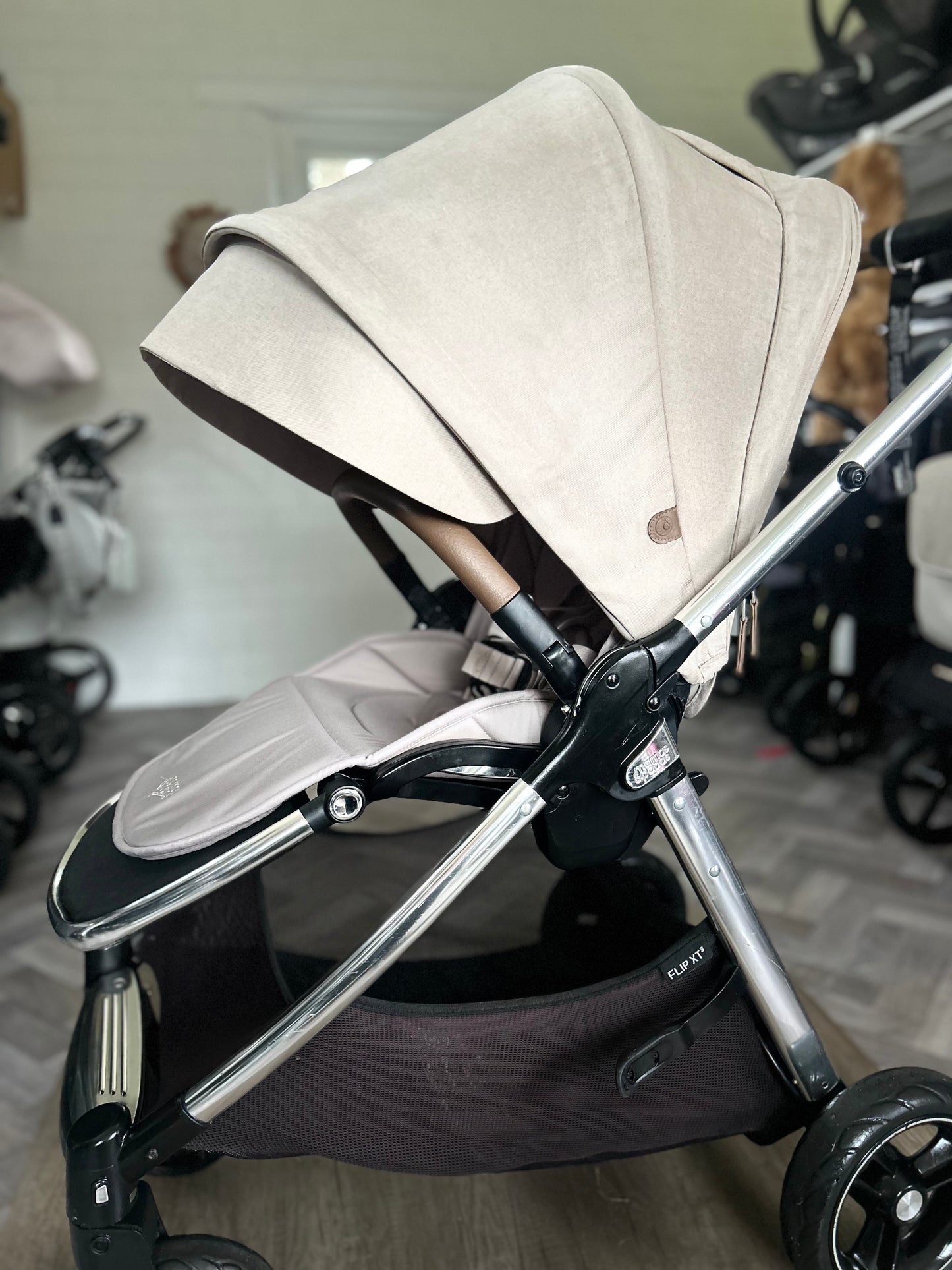 Mamas & Papas Flip XT3 Travel System - Biscuit