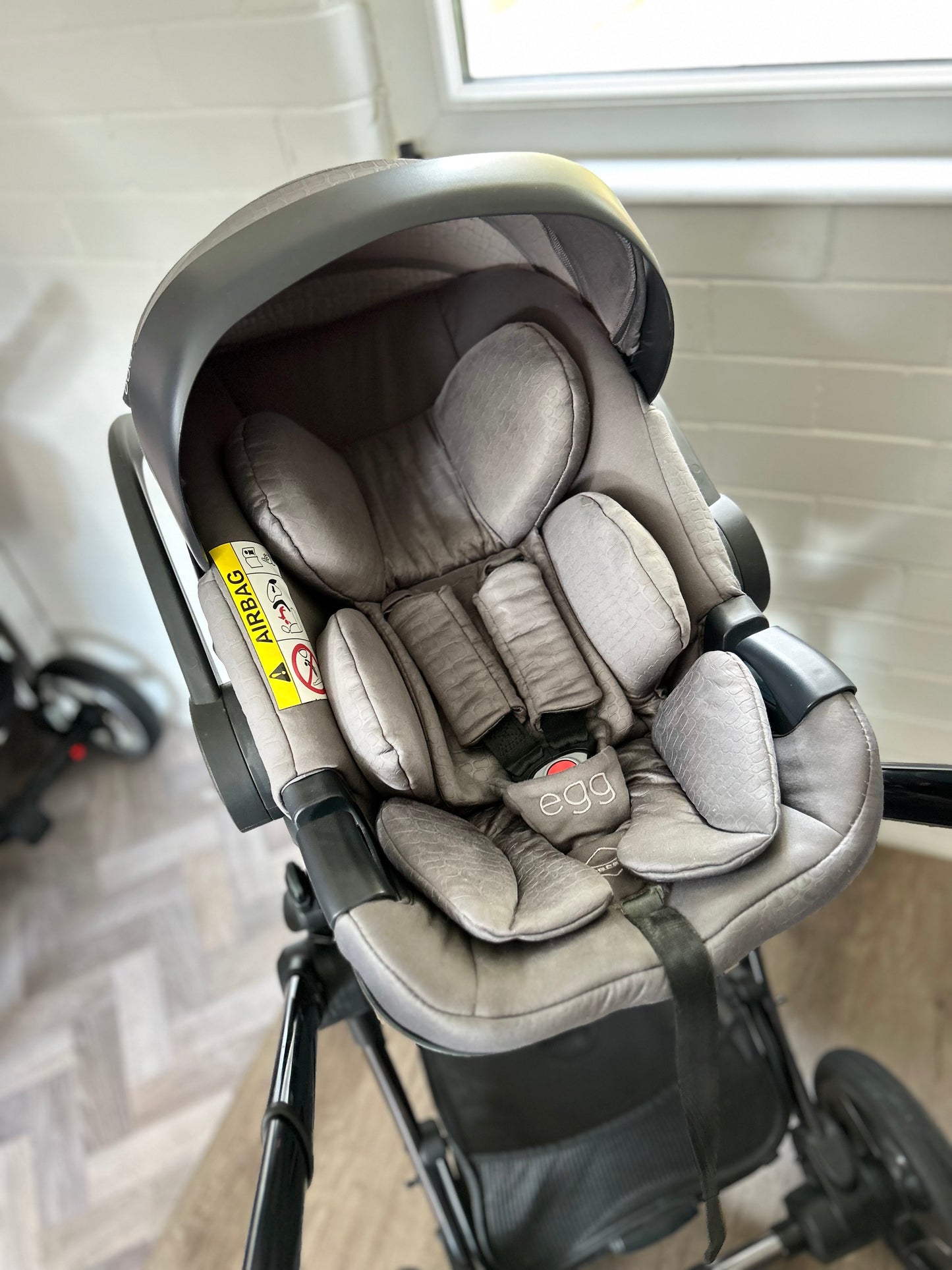 Egg2 - Jurassic Grey - 3 in 1 Travel System