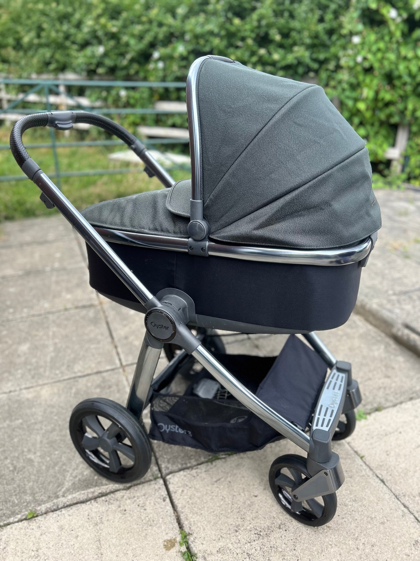 BabyStyle Oyster 3 - Black Olive - Full Travel System