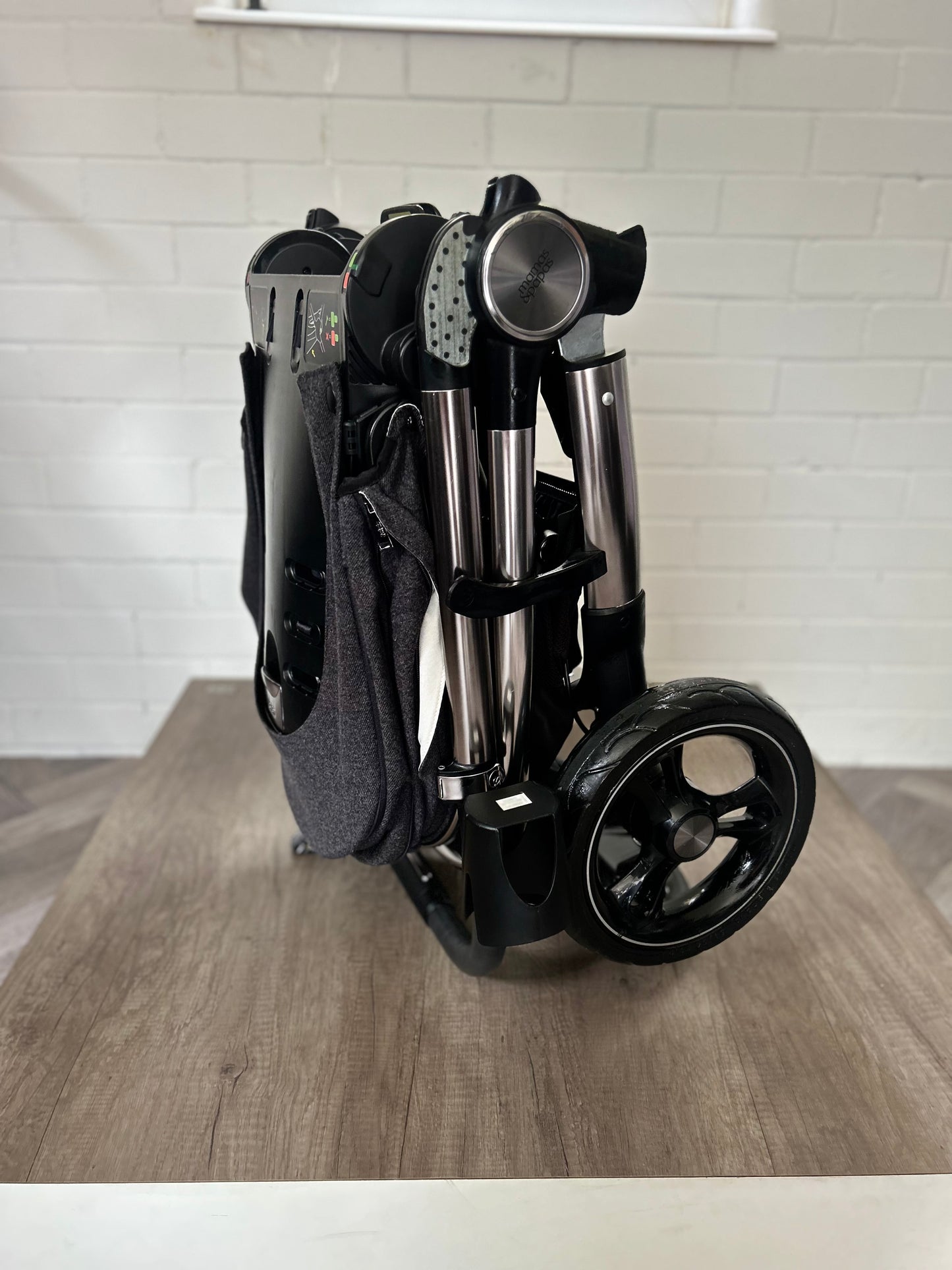 Mamas And Papas Ocarro Pushchair & Carrycot - Navy Classic