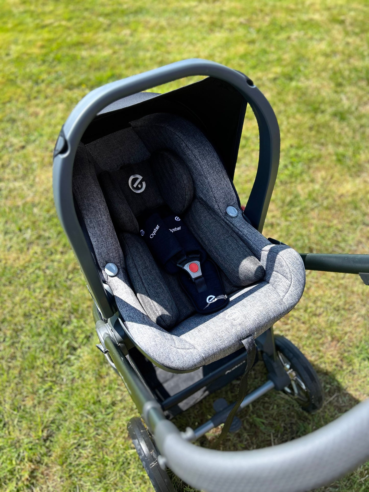 Babystyle Oyster 3 in City Grey Finish Luxury Edition in Mercury