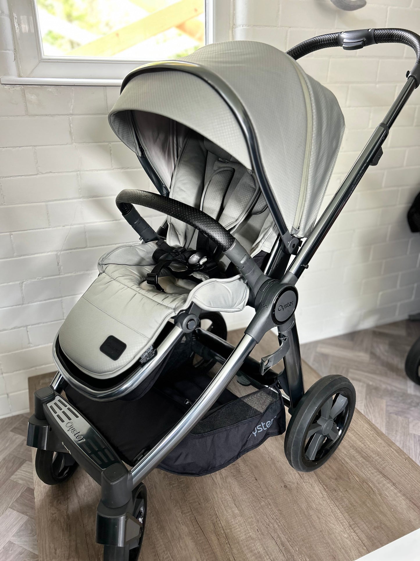 BabyStyle Oyster 3 - Gun Metal / Spearmint