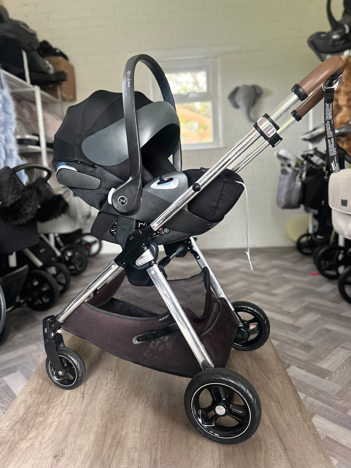 Mamas & Papas Flip XT3 Travel System - Biscuit