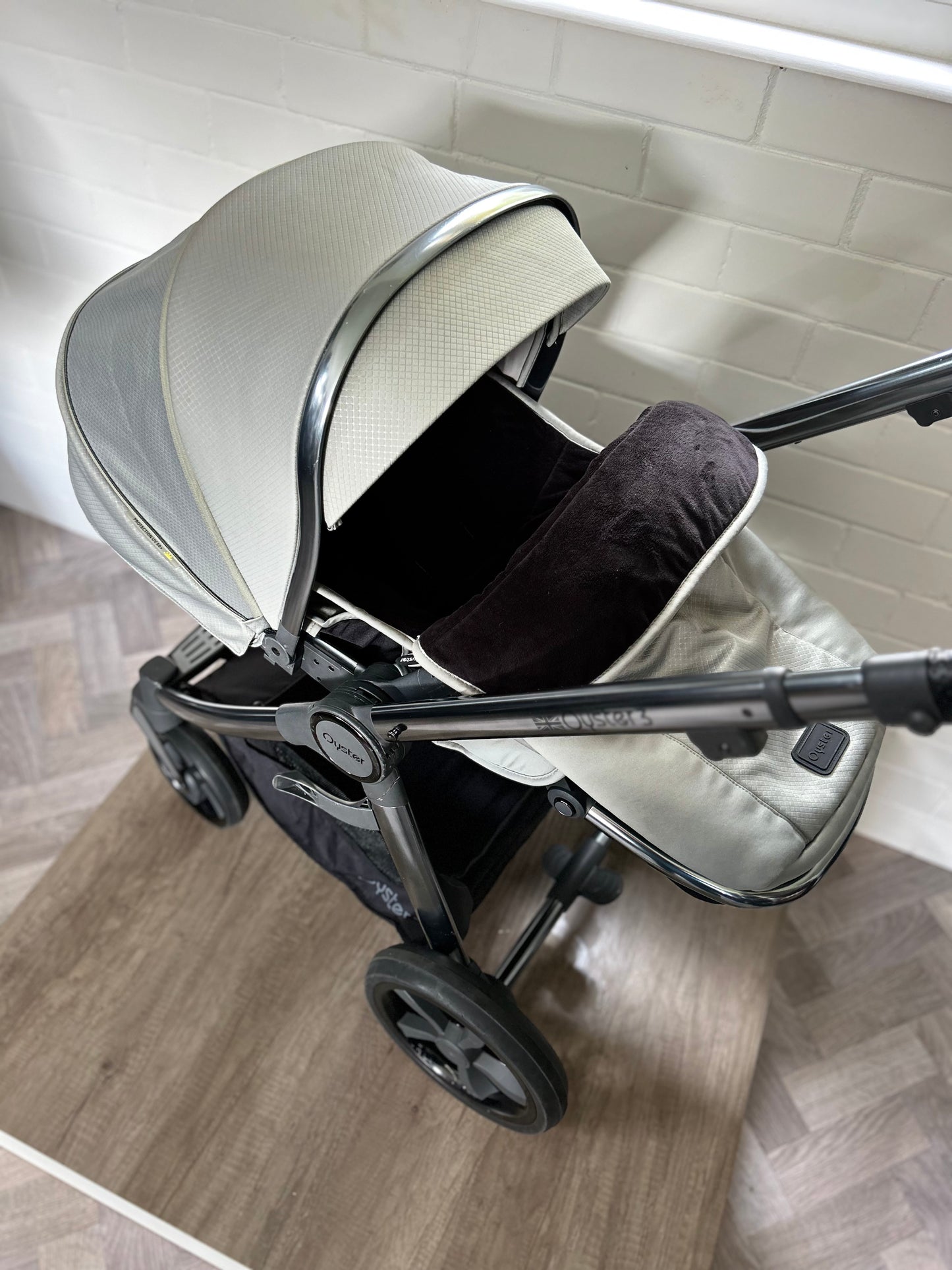 BabyStyle Oyster 3 - Gun Metal / Spearmint