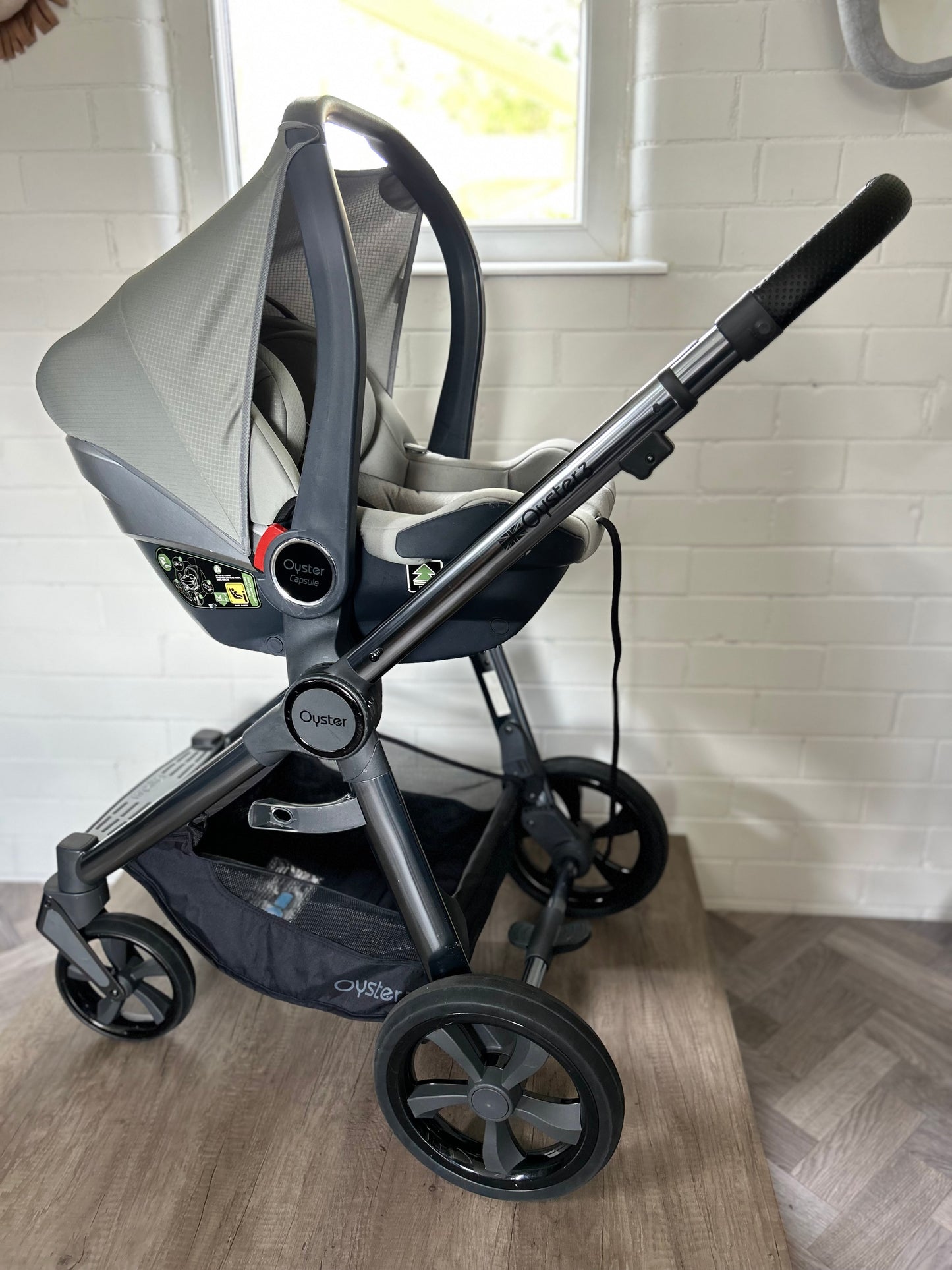 BabyStyle Oyster 3 - Gun Metal / Spearmint