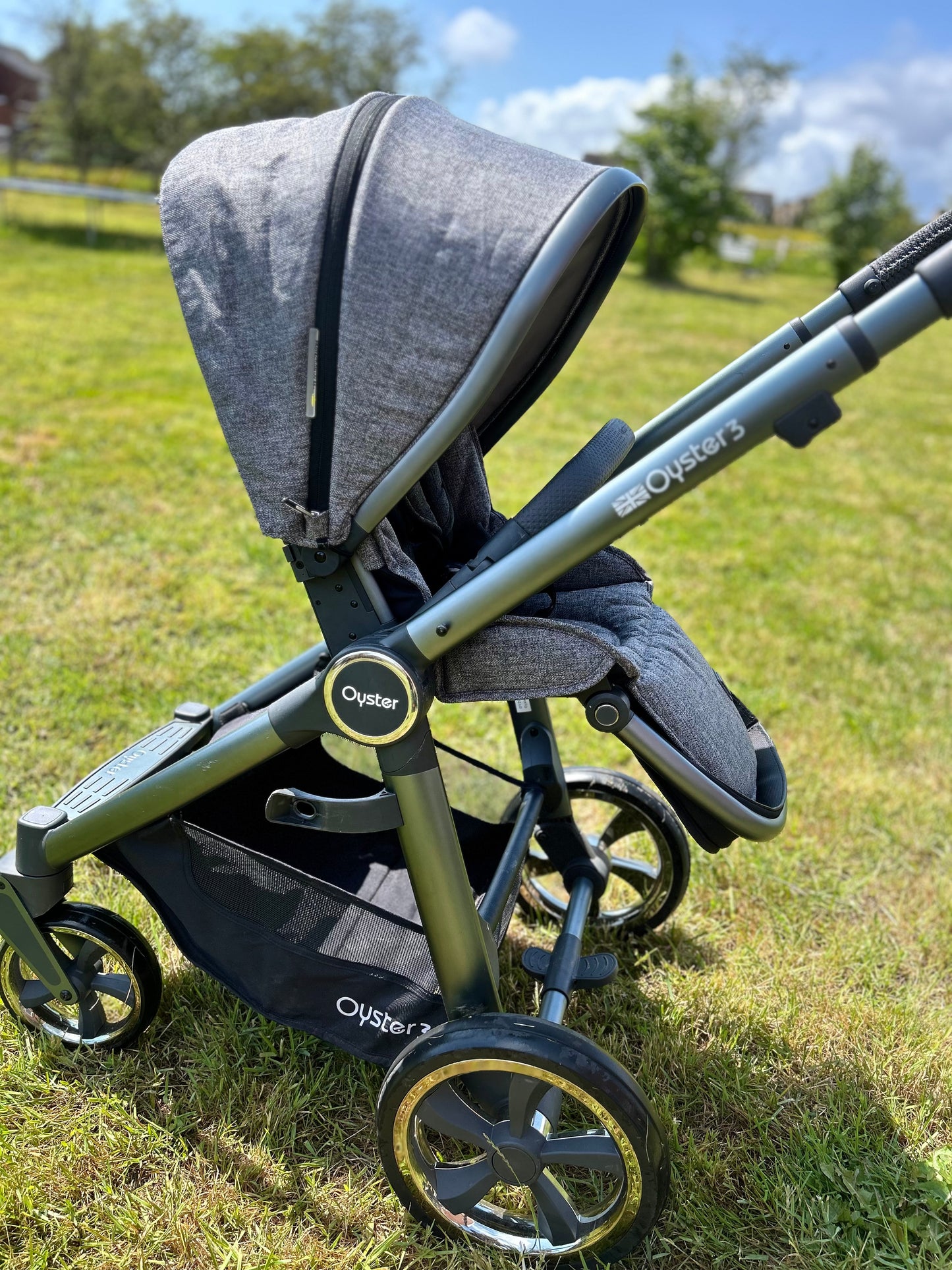 Babystyle Oyster 3 in City Grey Finish Luxury Edition in Mercury