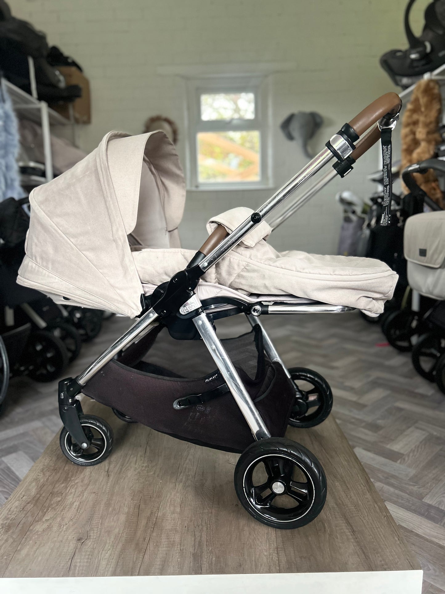 Mamas & Papas Flip XT3 Travel System - Biscuit