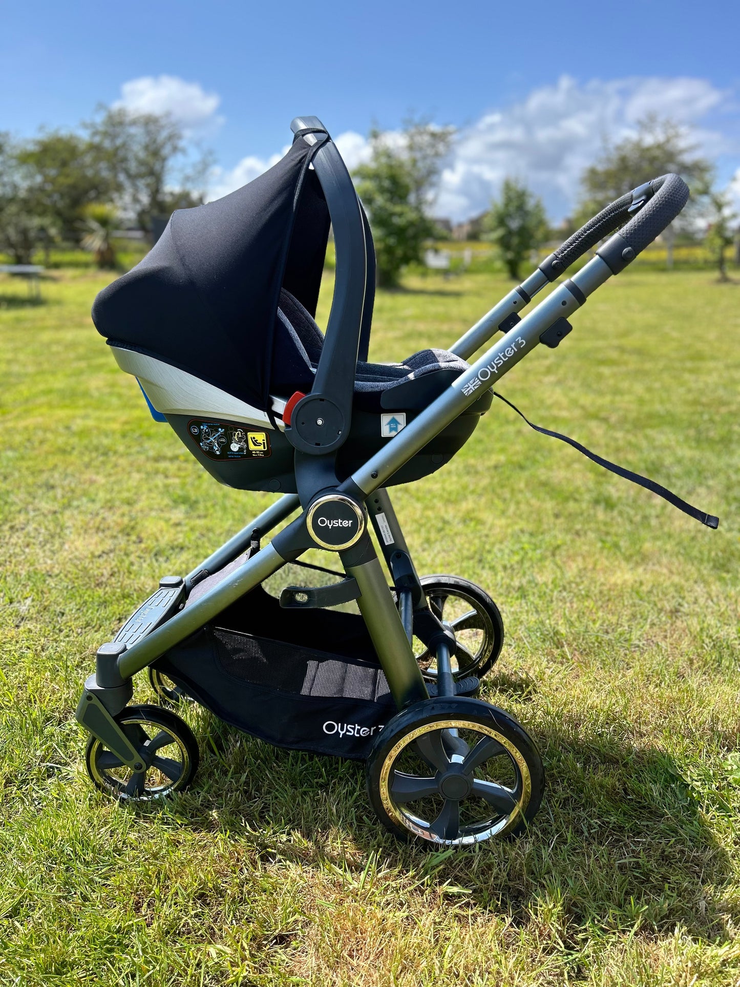Babystyle Oyster 3 in City Grey Finish Luxury Edition in Mercury