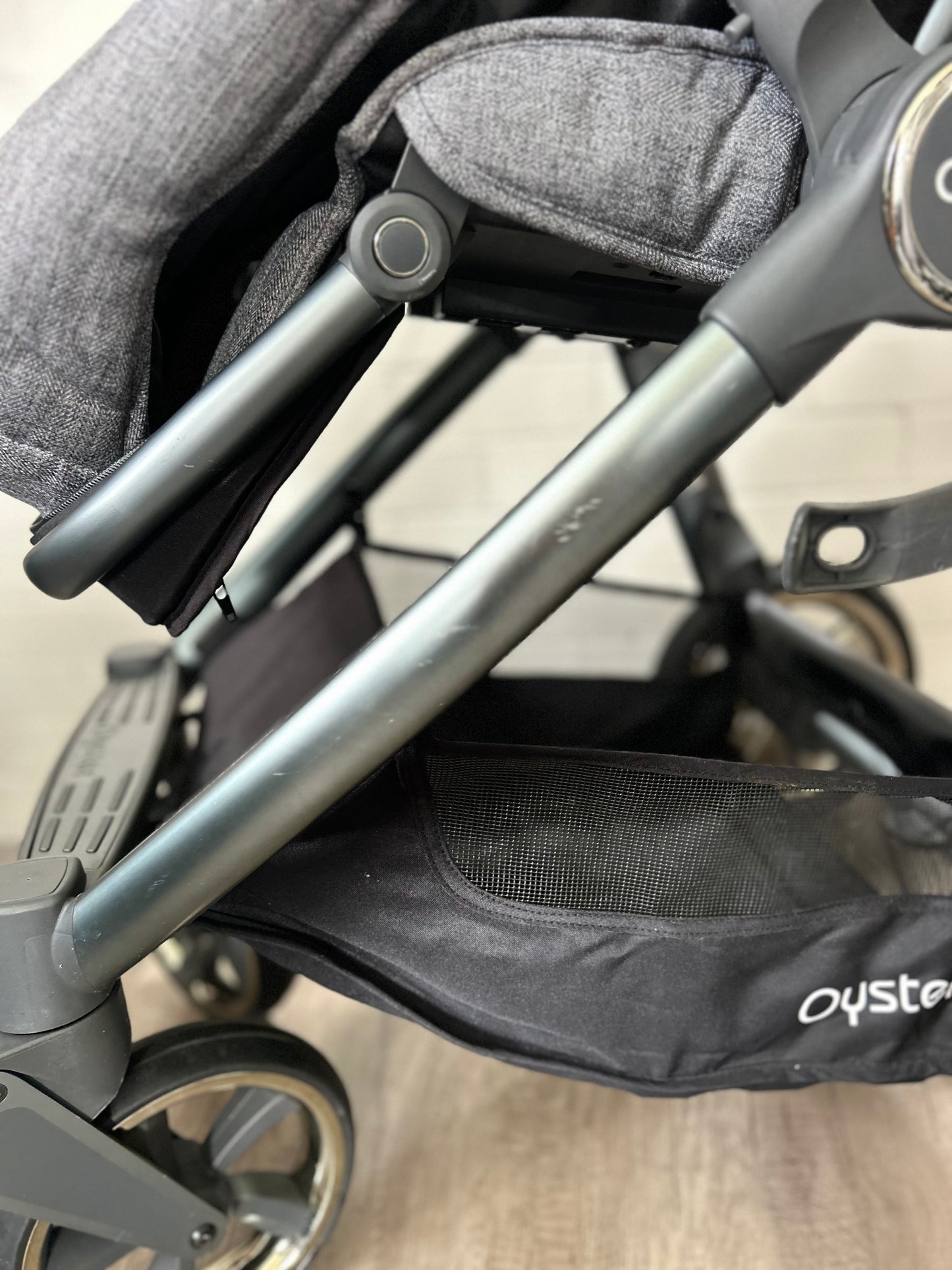 Babystyle Oyster 3 in City Grey Finish Luxury Edition in Mercury