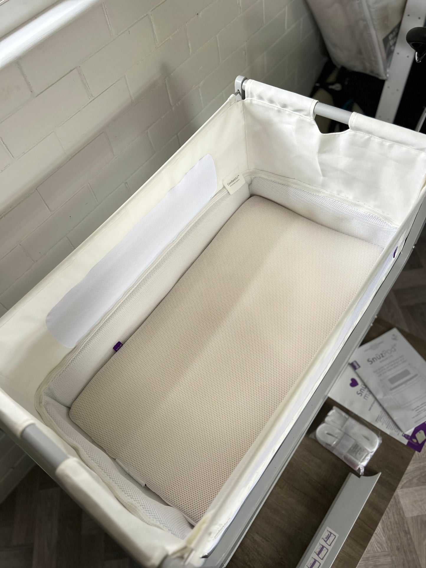 SnüzPod 4 Bedside Crib, Haze Grey