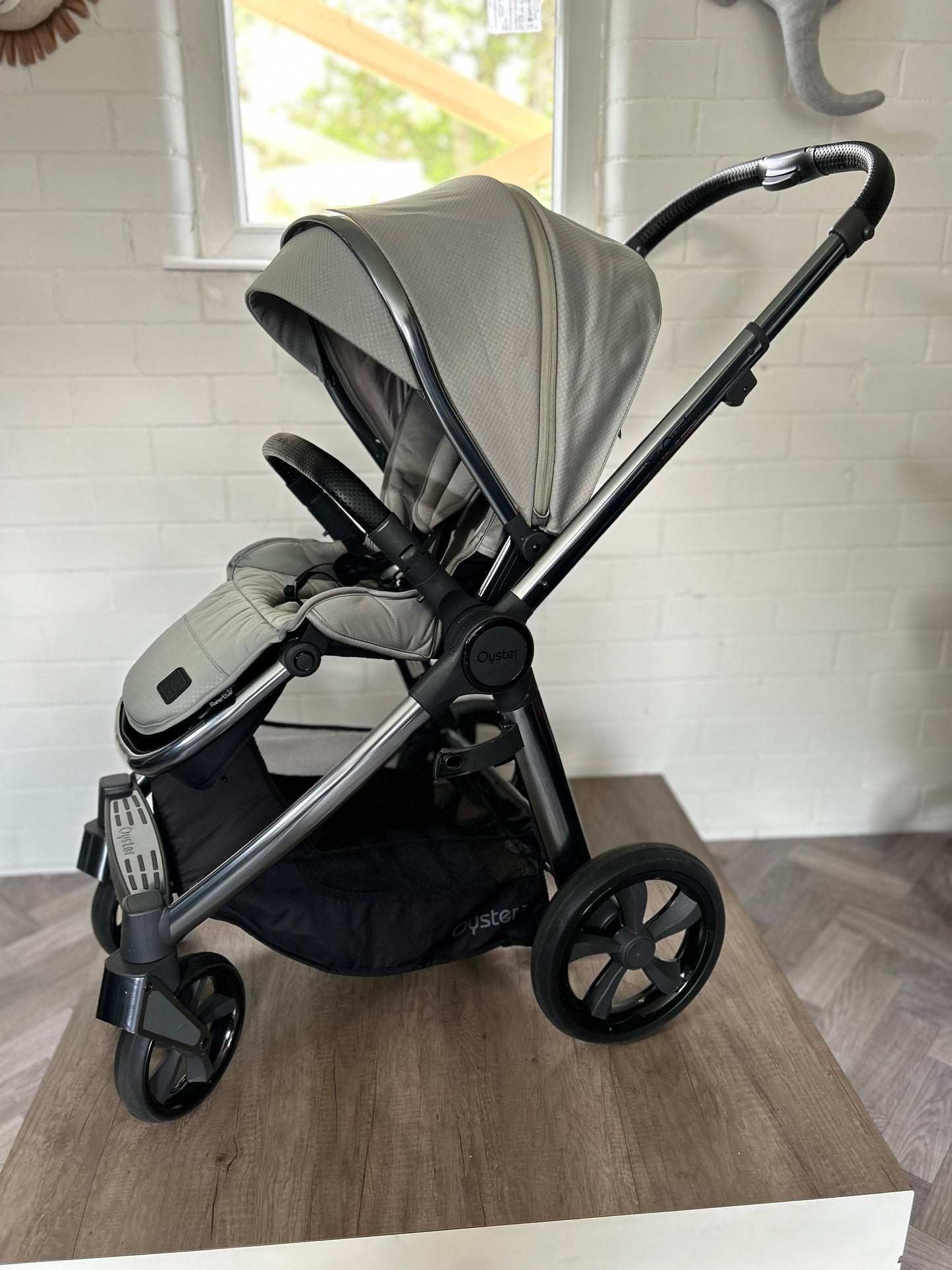 BabyStyle Oyster 3 - Gun Metal / Spearmint