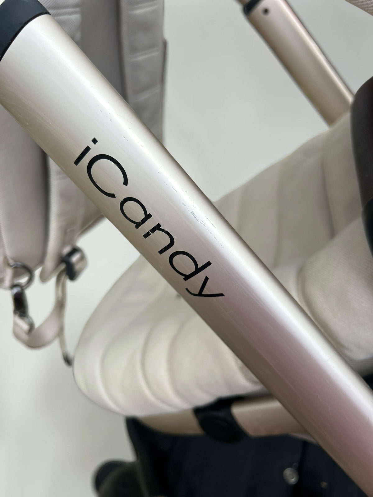 iCandy Peach 7 – Biscotti 2-in-1 Travel System Bundle