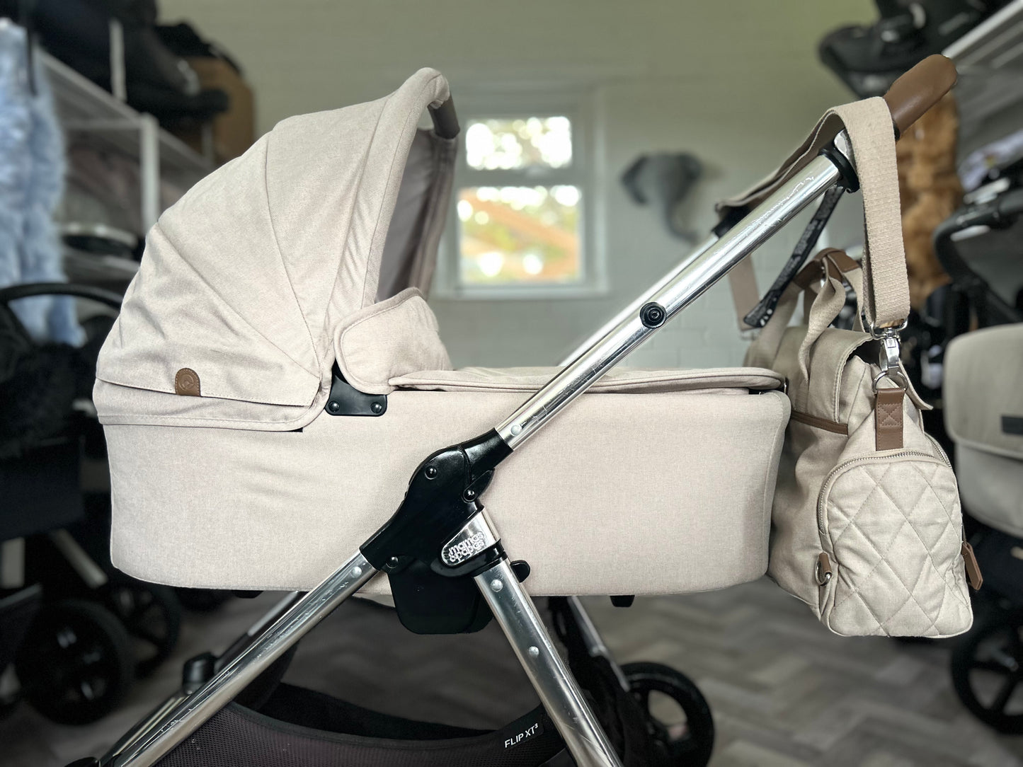 Mamas & Papas Flip XT3 Travel System - Biscuit