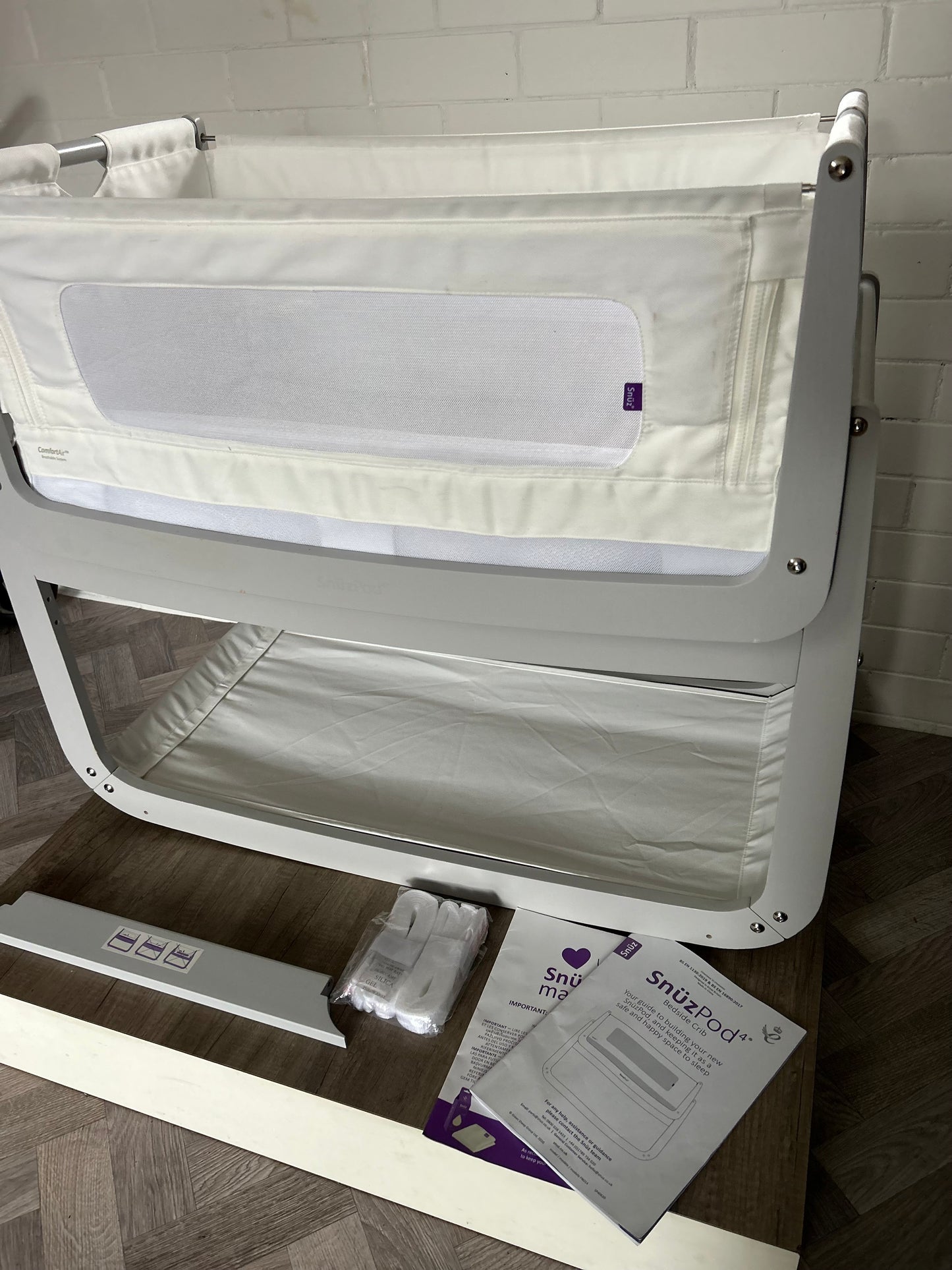 SnüzPod 4 Bedside Crib, Haze Grey