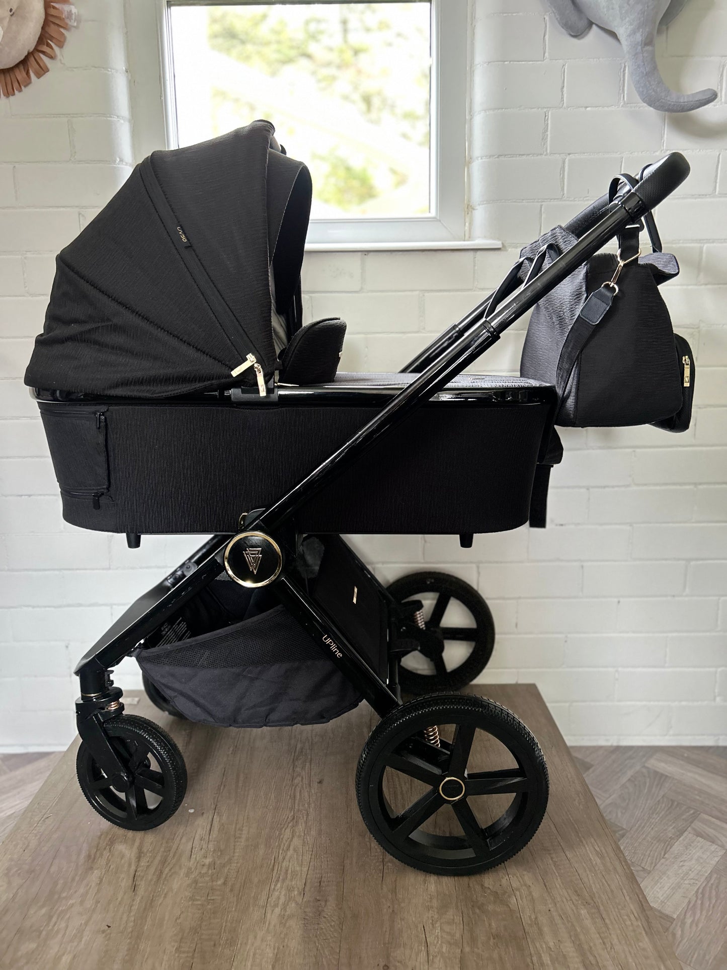 Venicci Tinum Upline Full Travel System - All Black