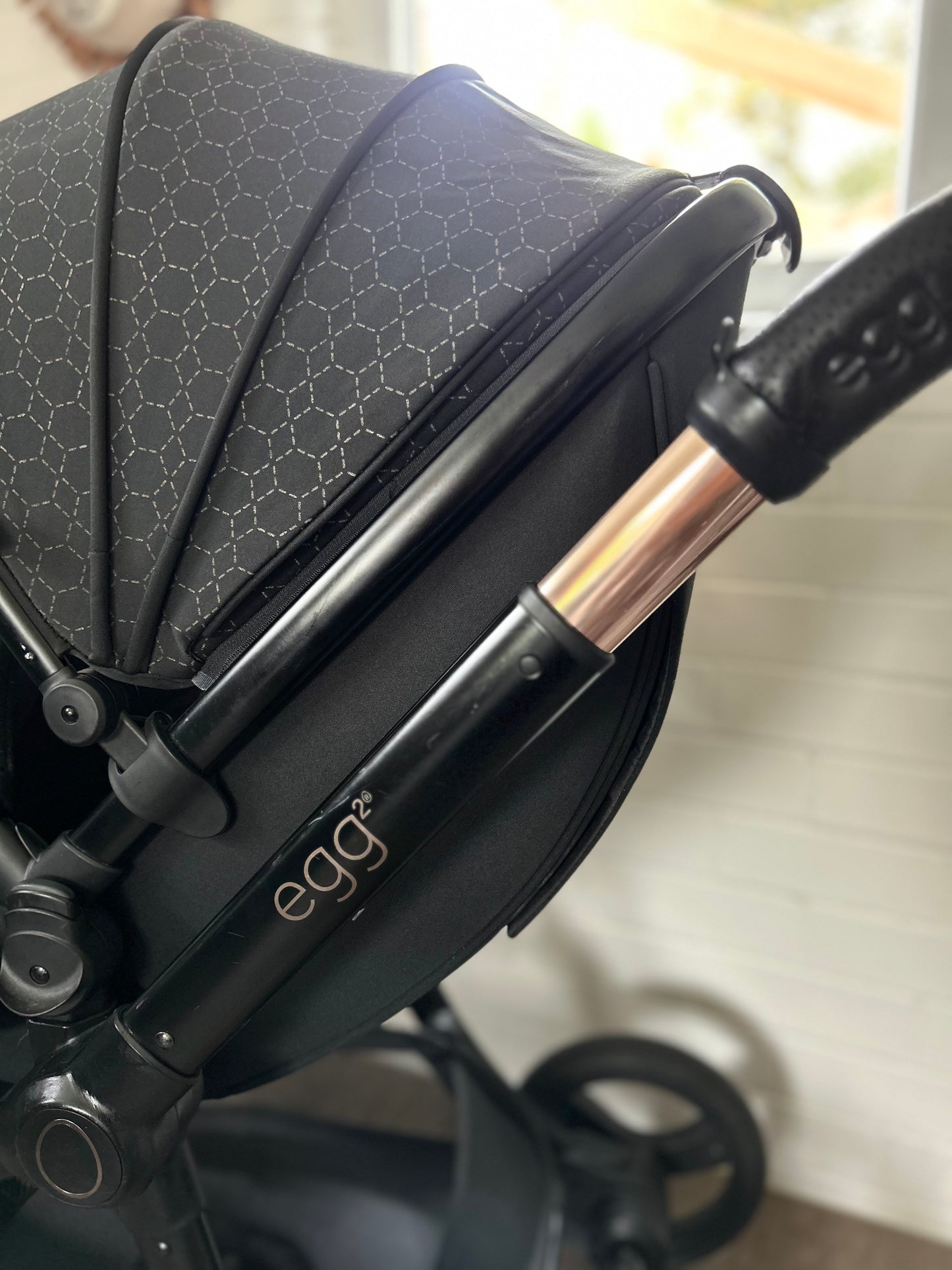 Egg2 Luxury Pushchair and Shell i-Size Car Seat Special Edition Bundle - Black Geo