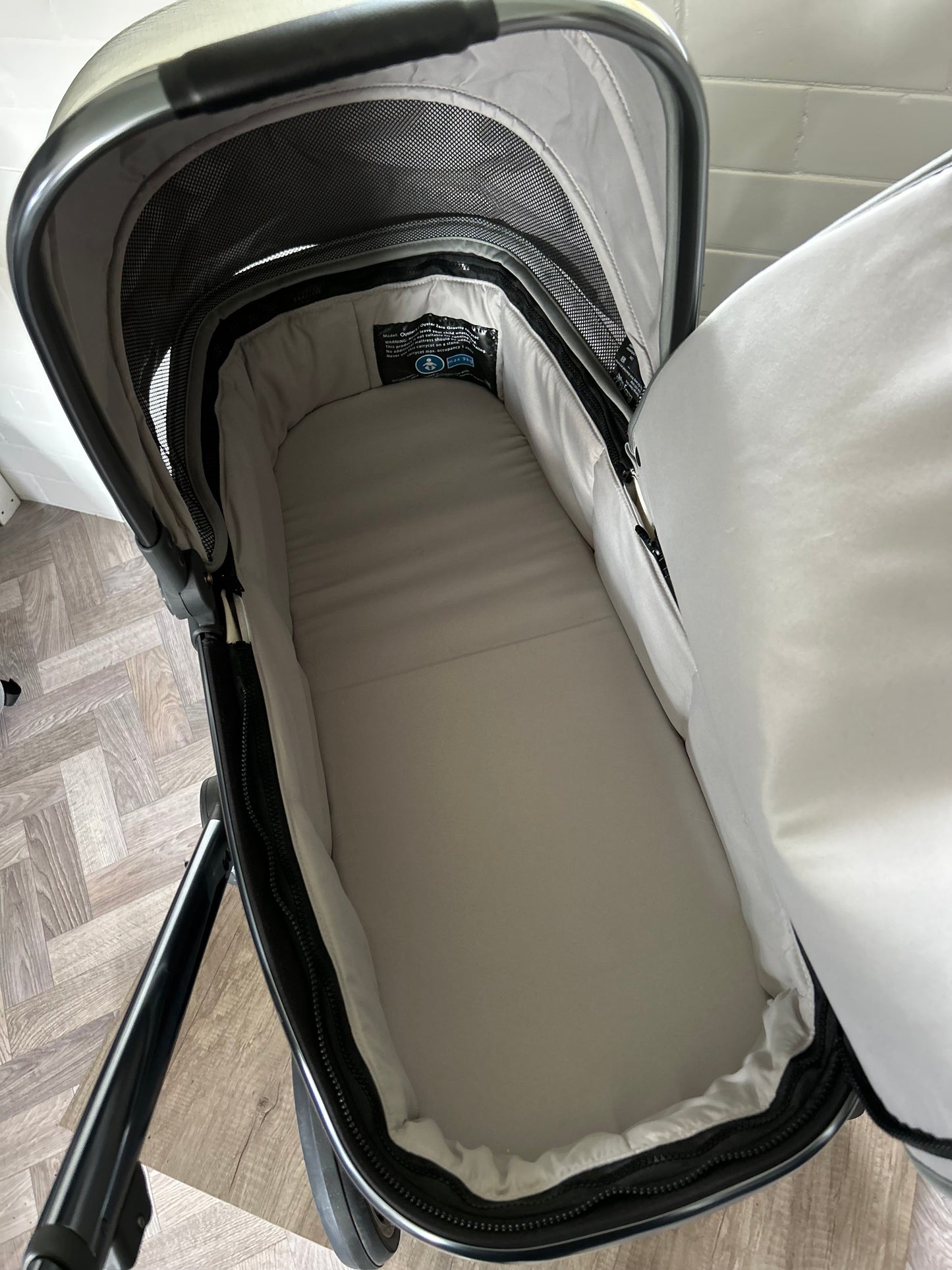 BabyStyle Oyster 3 - Gun Metal / Spearmint