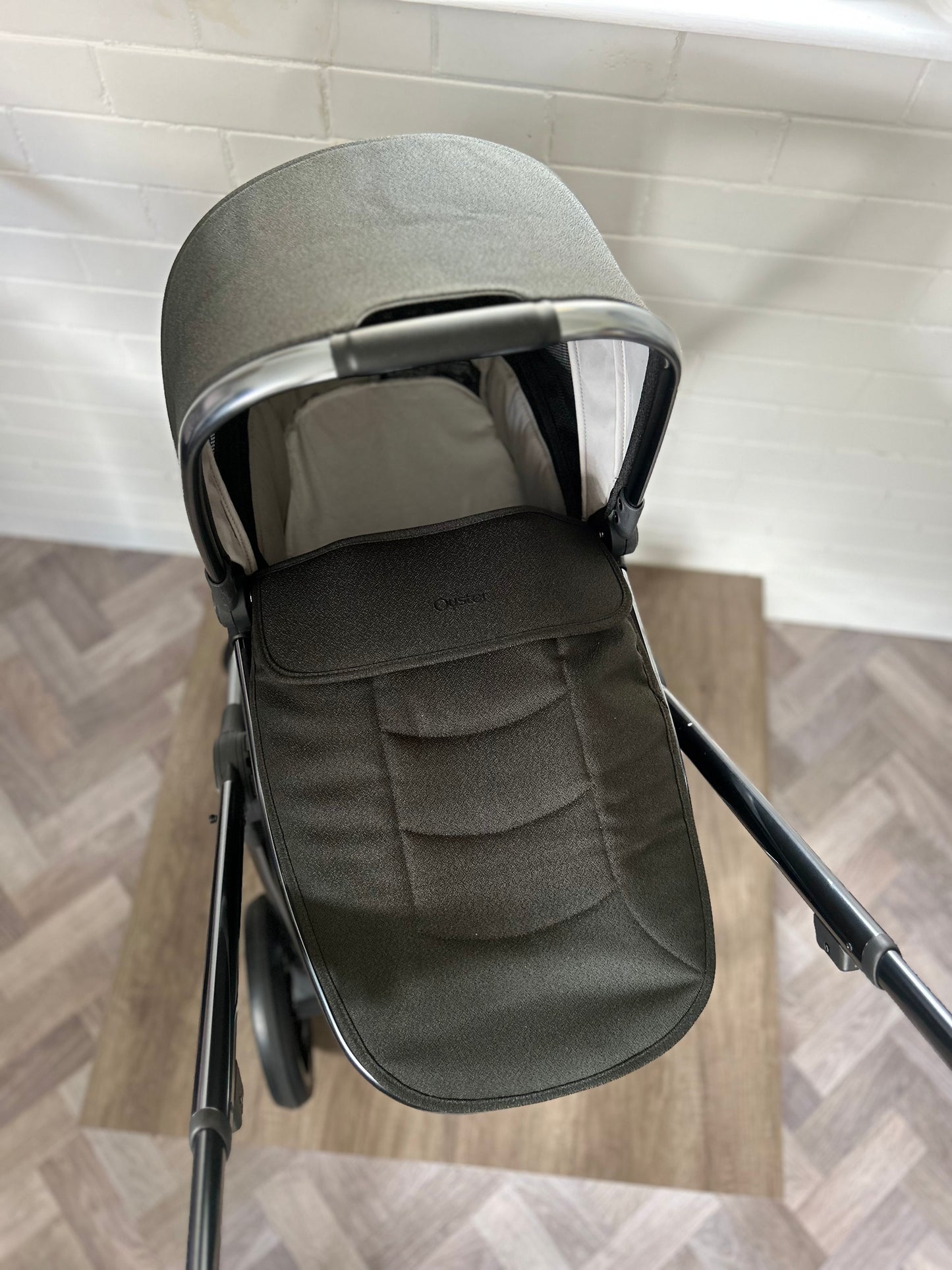 BabyStyle Oyster 3 - Black Olive - Full Travel System