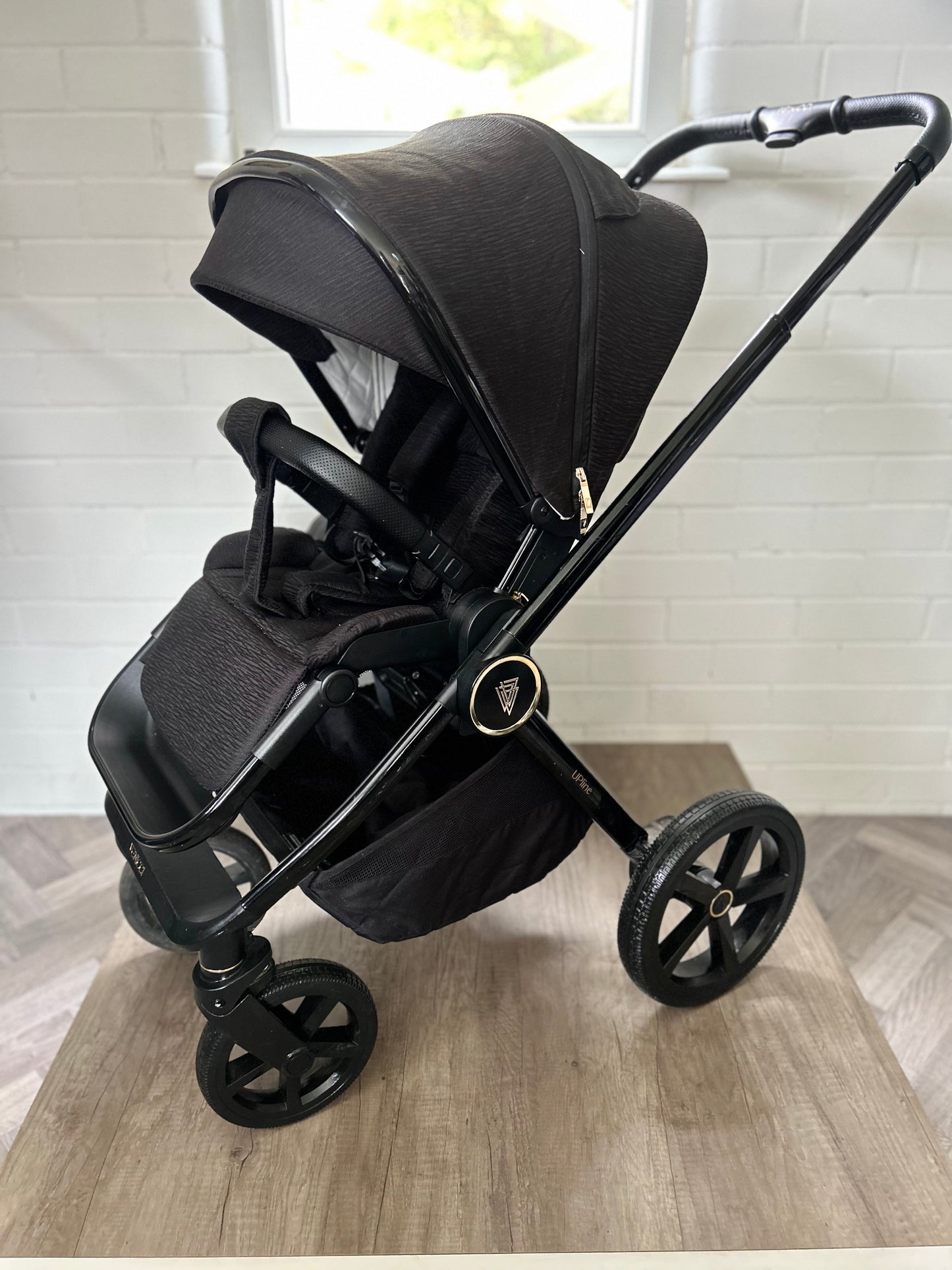 Venicci Tinum Upline Full Travel System - All Black