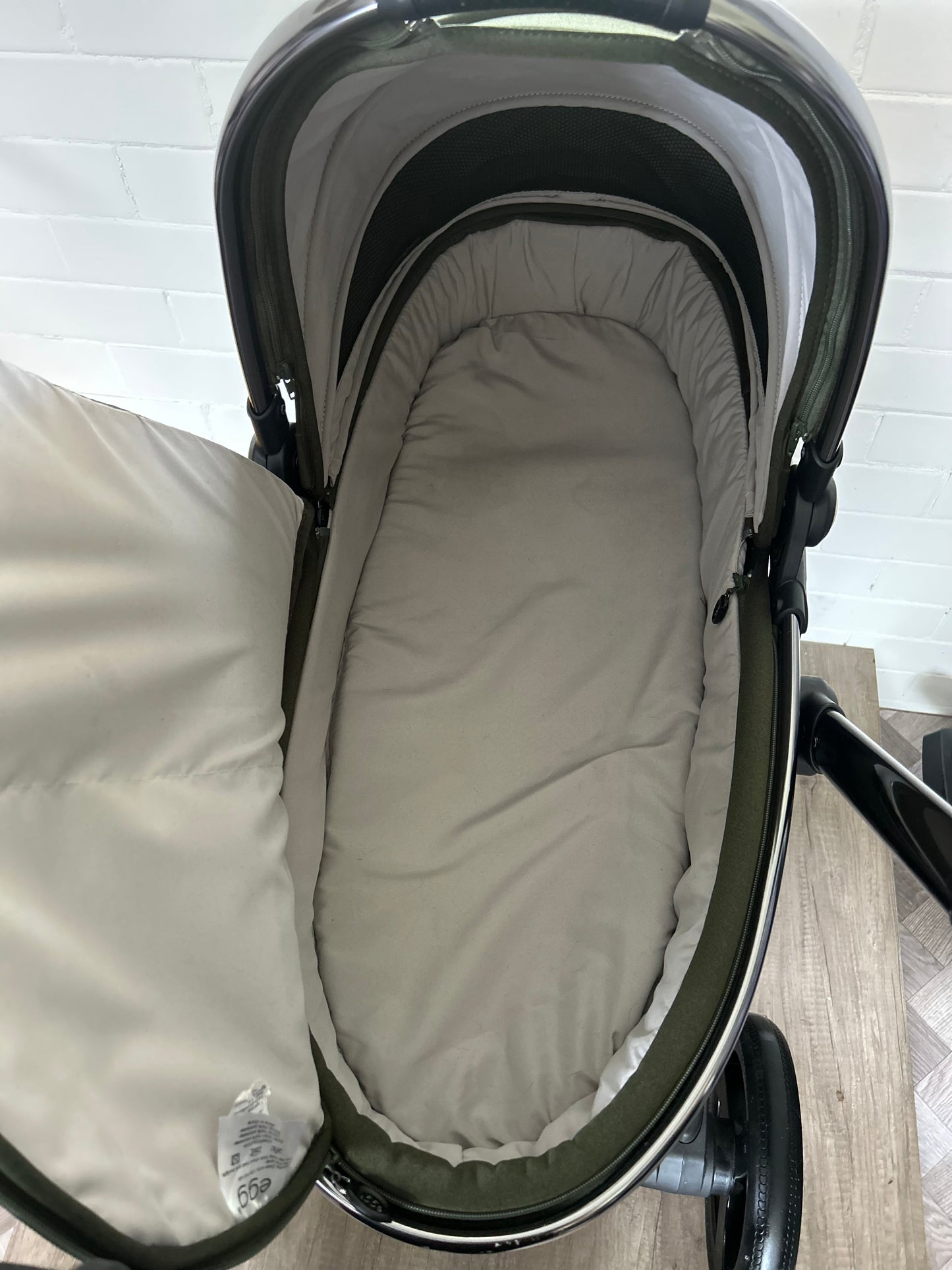 egg2 Travel System - Olive