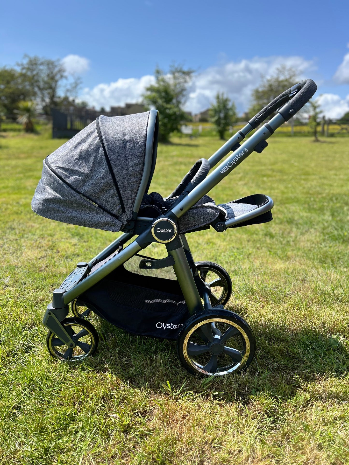 Babystyle Oyster 3 in City Grey Finish Luxury Edition in Mercury