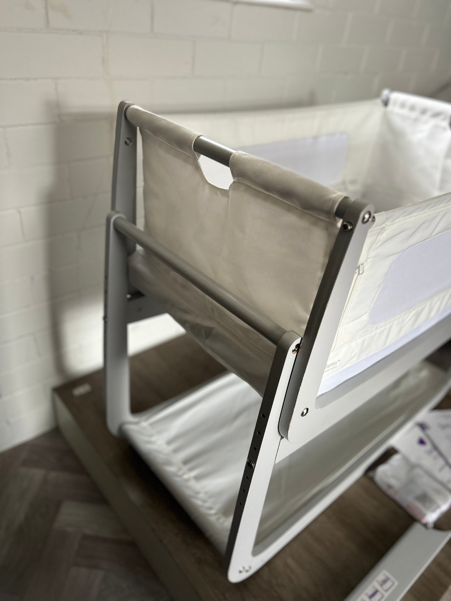 SnüzPod 4 Bedside Crib, Haze Grey