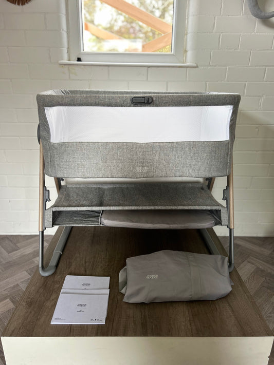 Mamas & Papas Lua Bedside Crib - Grey