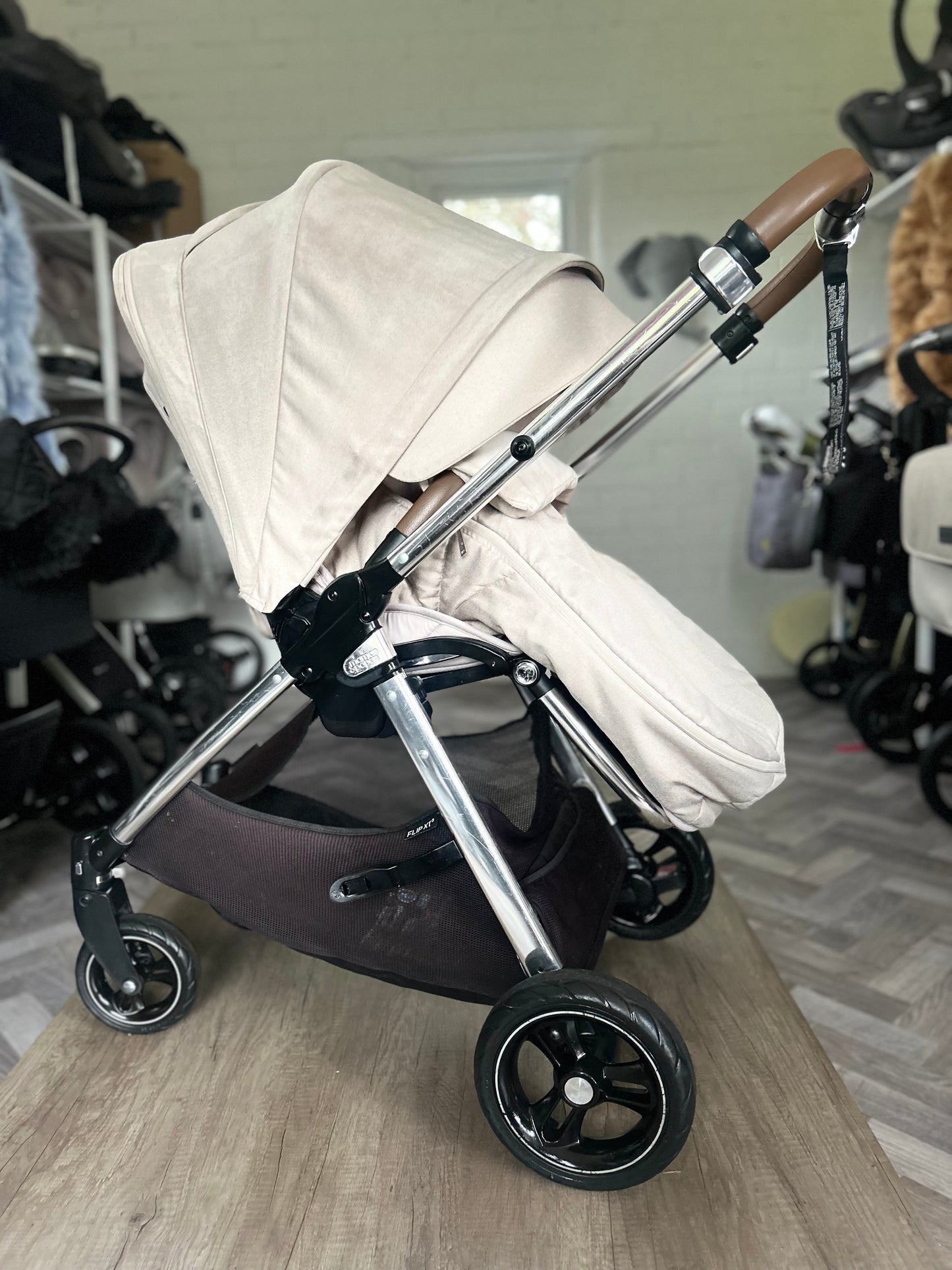 Mamas & Papas Flip XT3 Travel System - Biscuit